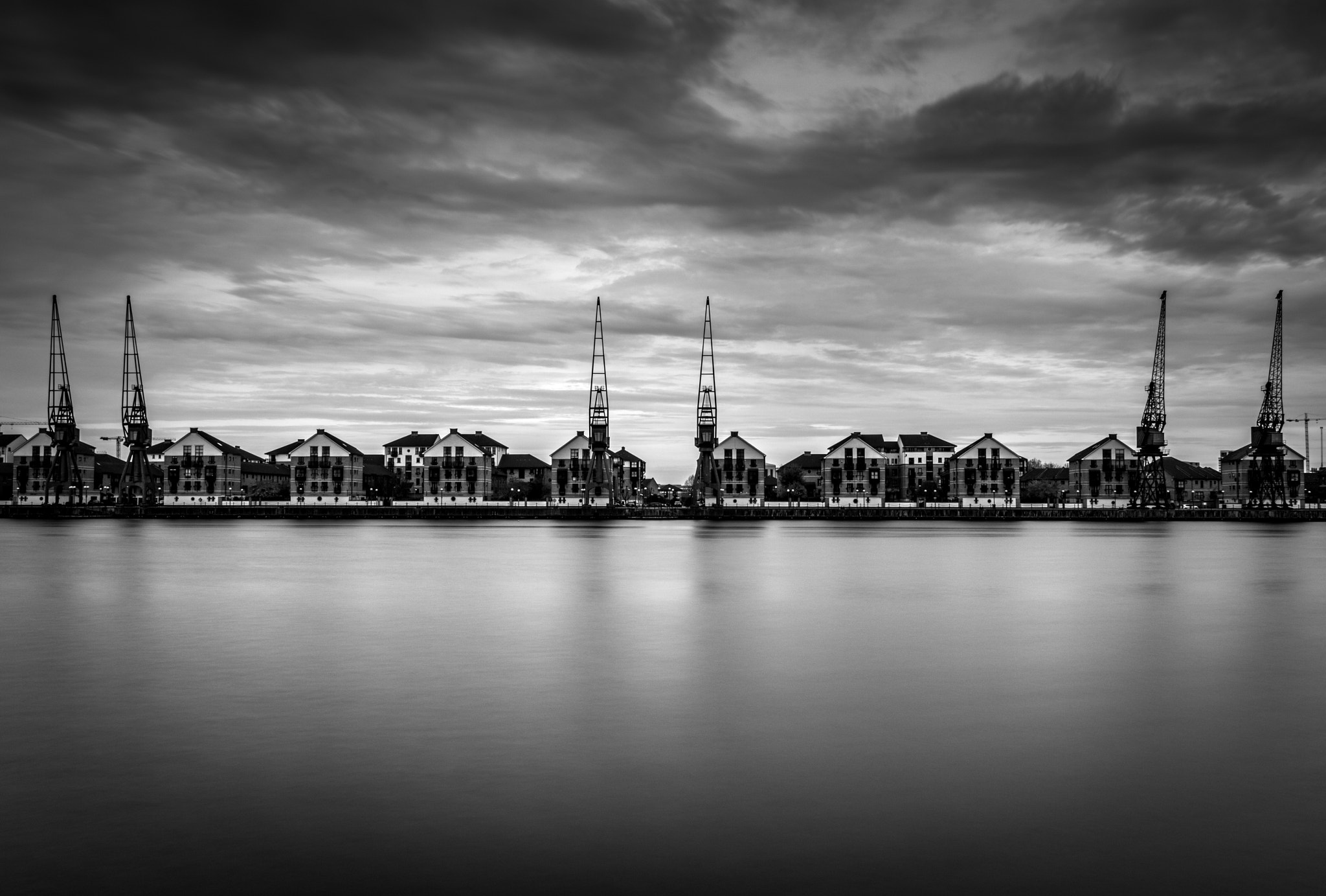 Canon EF-S 10-18mm F4.5–5.6 IS STM sample photo. Royal victoria docks: london photography
