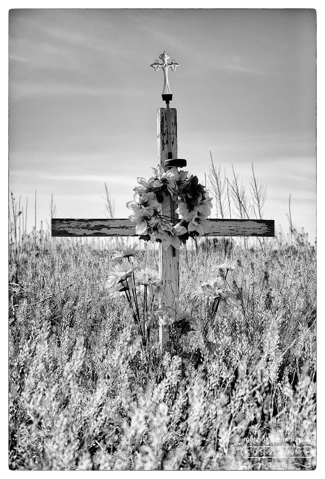 Leica Summarit-M 50mm F2.4 sample photo. The road home - mile 6.3: white cross photography
