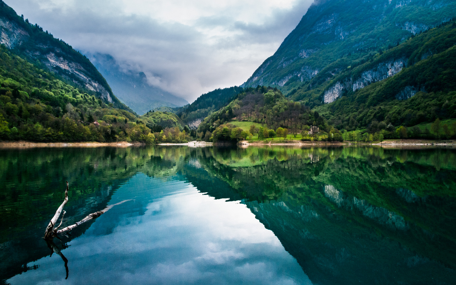 Pentax K-7 sample photo. Lago di tenno photography