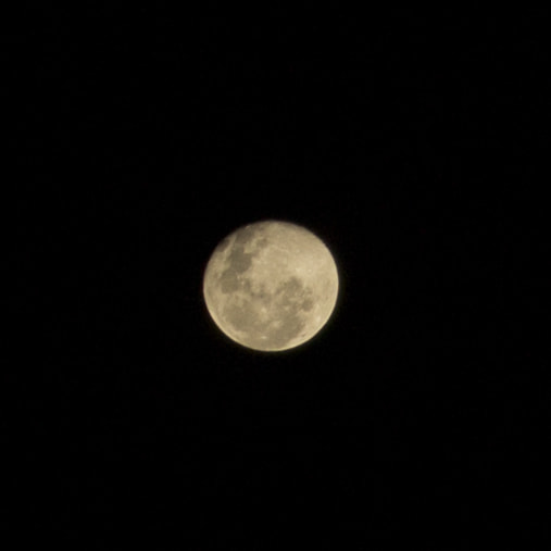 Canon EF-S 60mm F2.8 Macro USM sample photo. Moon night photography
