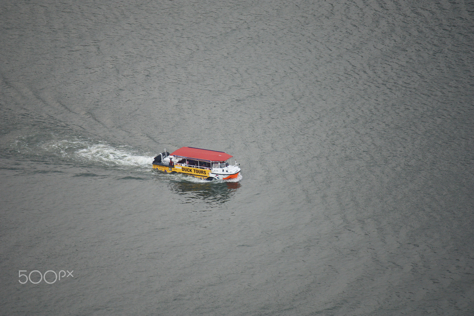Canon EOS 450D (EOS Rebel XSi / EOS Kiss X2) + Canon EF-S 55-250mm F4-5.6 IS II sample photo. Marina bay - top view of duck tours photography