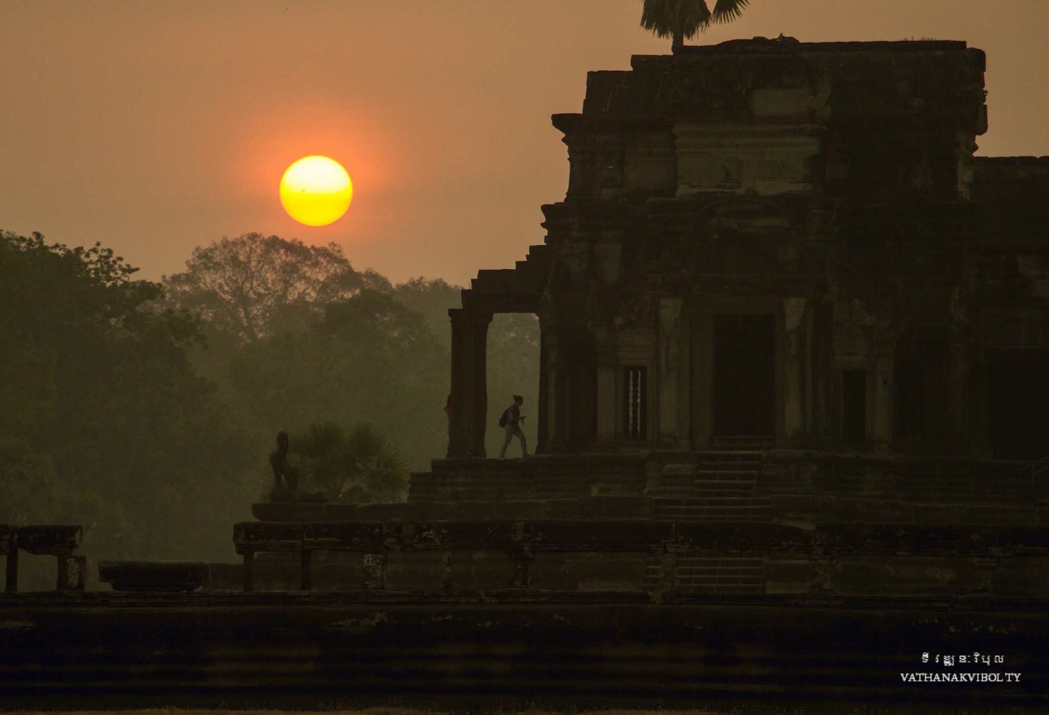 Canon EF-S 18-135mm F3.5-5.6 IS STM sample photo. The beautiful sunrise of angkor photography