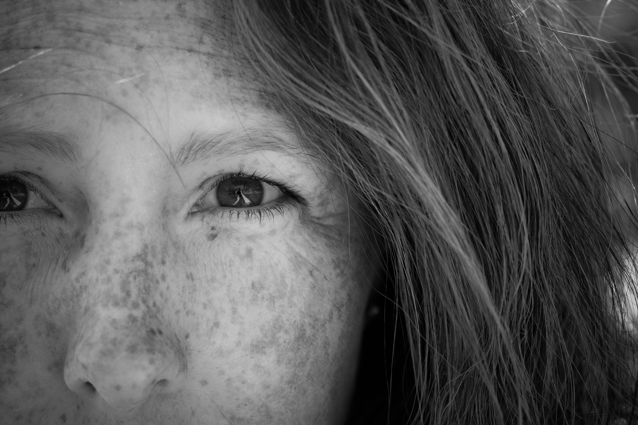 Canon EOS 400D (EOS Digital Rebel XTi / EOS Kiss Digital X) + Canon EF 50mm F1.8 II sample photo. Freckles photography