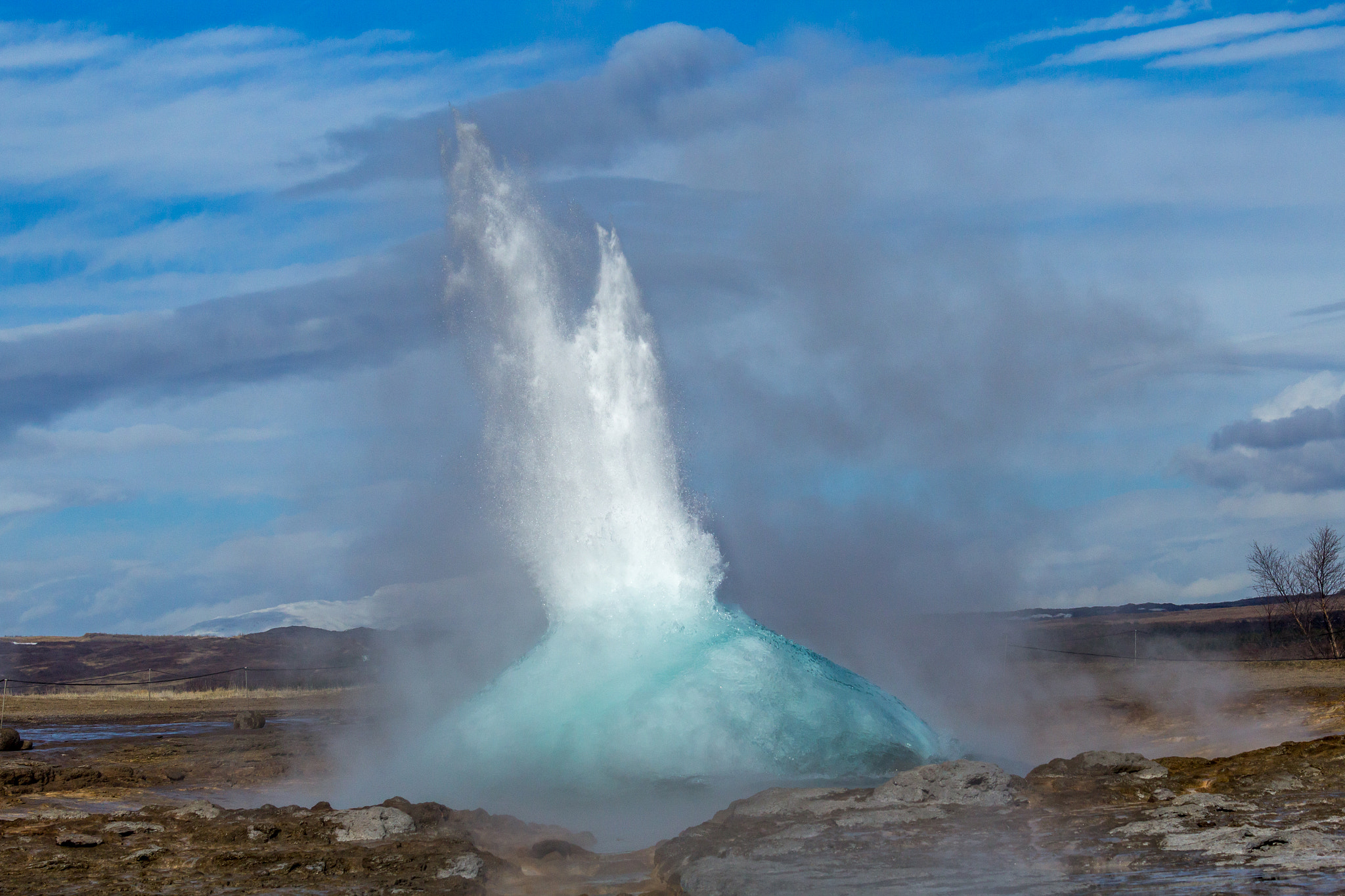 Canon EOS 1200D (EOS Rebel T5 / EOS Kiss X70 / EOS Hi) + Canon EF 70-200mm F4L IS USM sample photo. Geysir photography