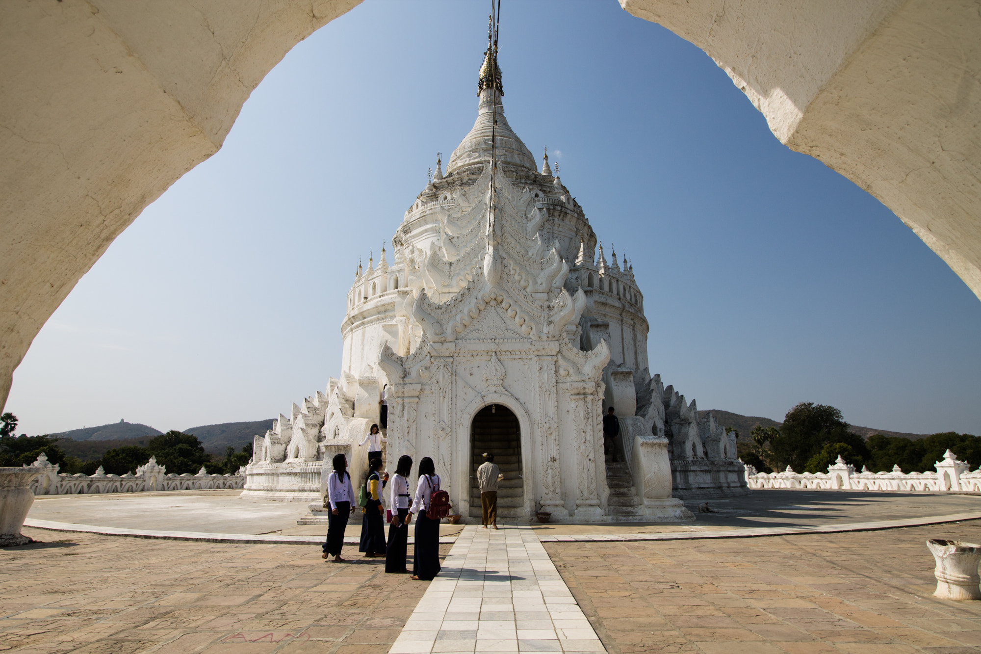 Canon EF-S 10-18mm F4.5–5.6 IS STM sample photo. Myatheindan pagoda in mingun photography