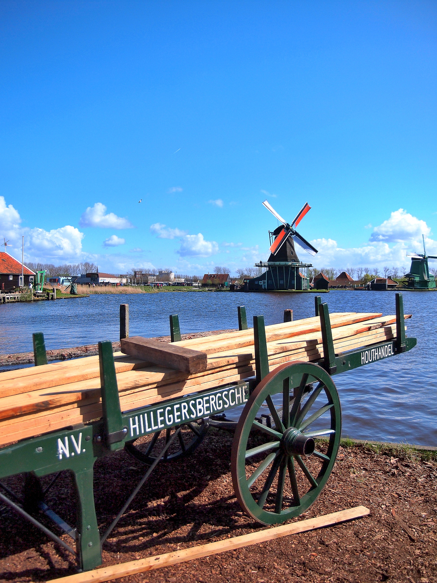 Olympus Zuiko Digital ED 14-35mm F2.0 SWD sample photo. Volendam windmill photography