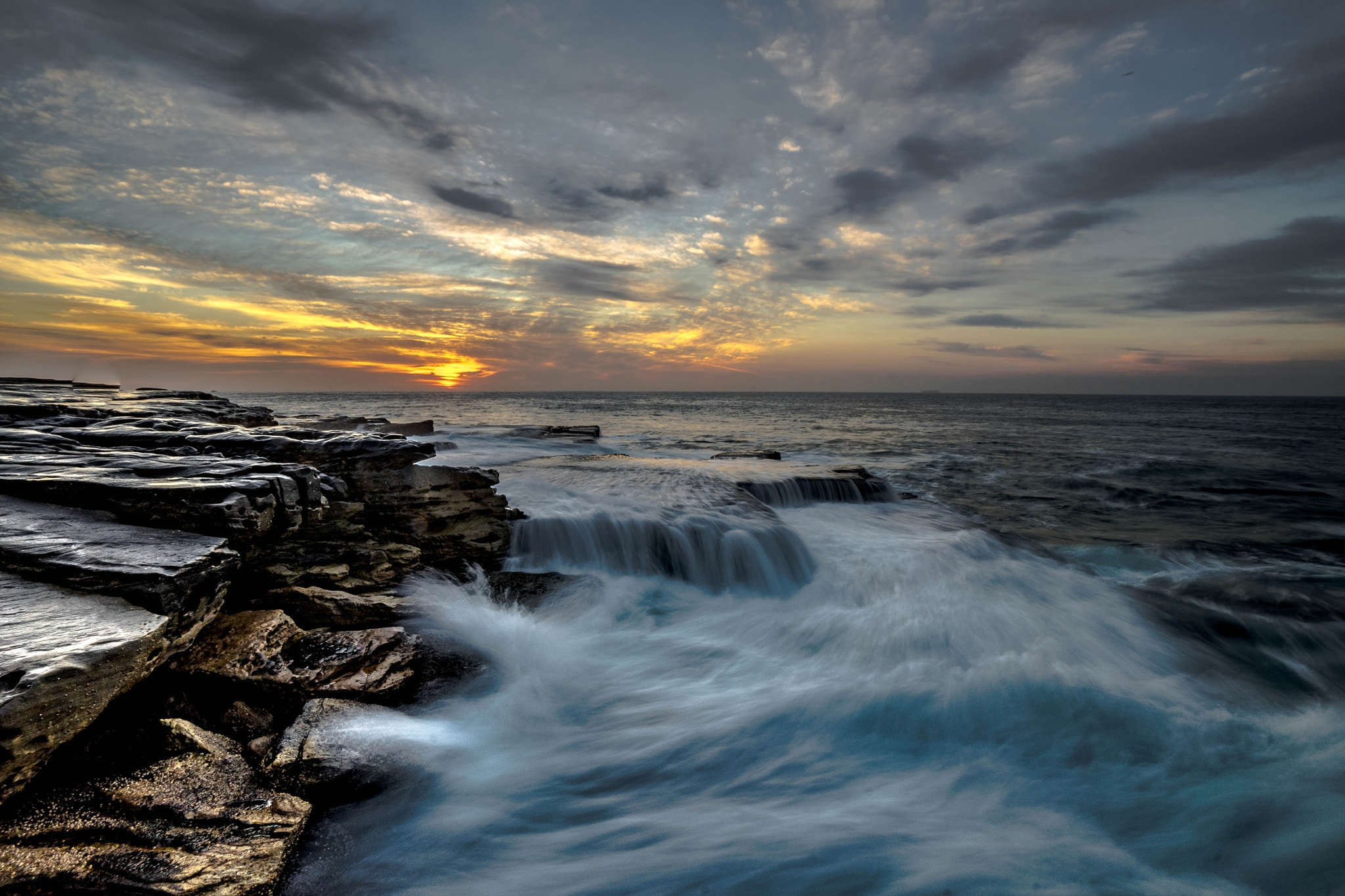 Sony a7R + Sony E 10-18mm F4 OSS sample photo. Ocean flow at sunrise. mahon pool maroubra australia. photography