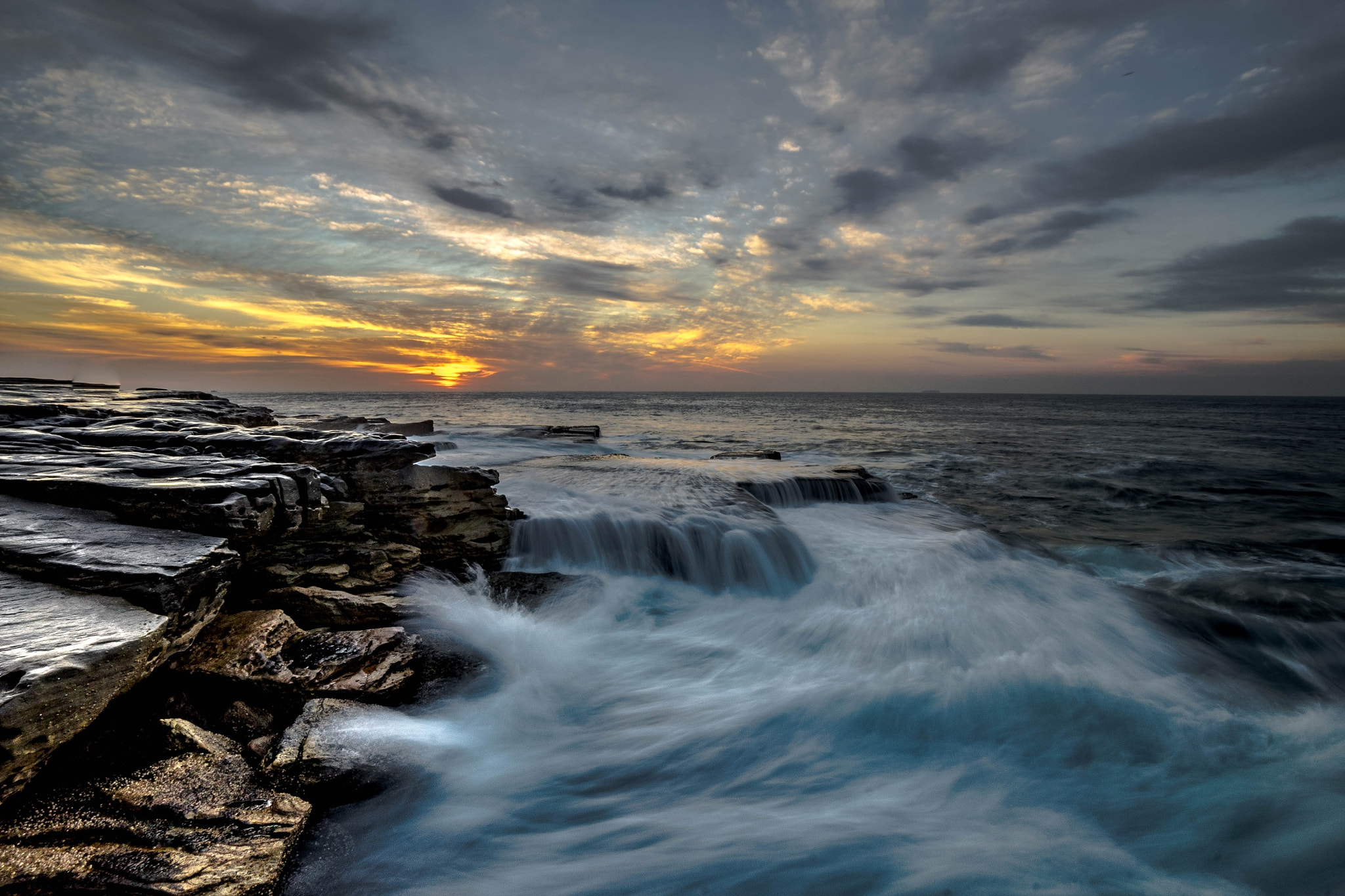 Sony E 10-18mm F4 OSS sample photo. Ocean flow at sunrise. mahon pool maroubra australia. photography