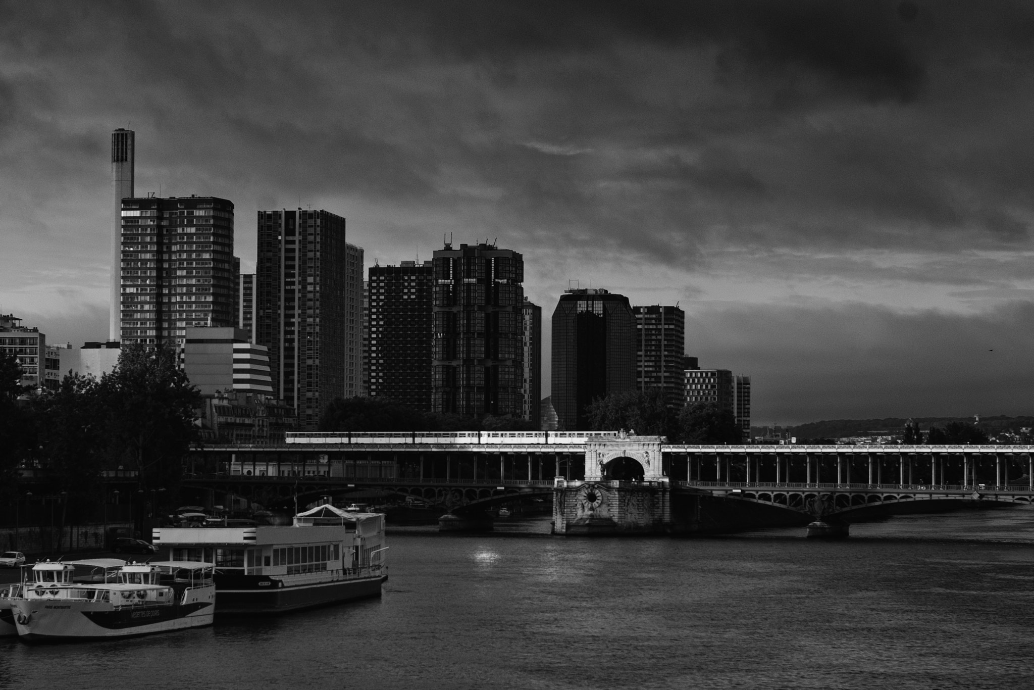 Sigma 18-50mm F2.8-4.5 DC OS HSM sample photo. Bridge, paris, 2015 photography