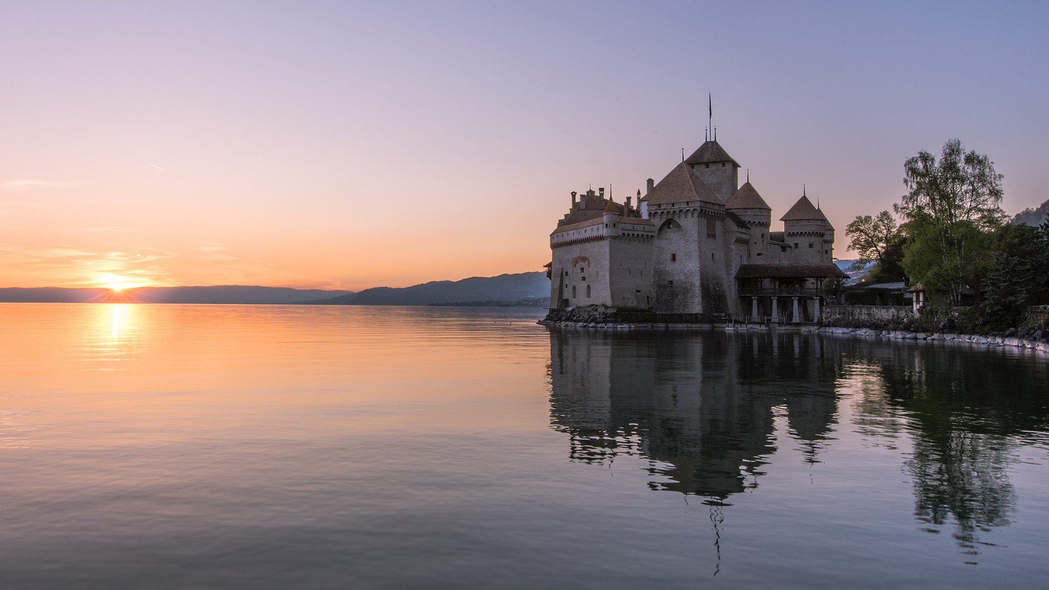Nikon AF-S Nikkor 14-24mm F2.8G ED sample photo. Sunset at the castel chillon photography