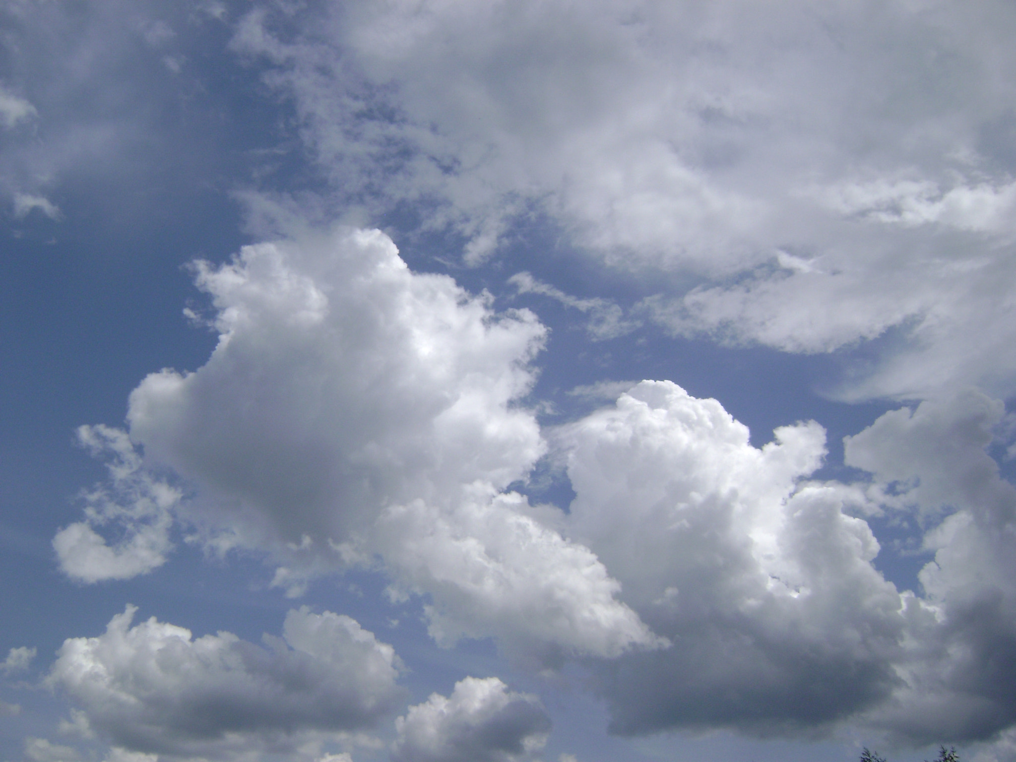 Sony DSC-S700 sample photo. Clouds over the head (Облака над головой) photography