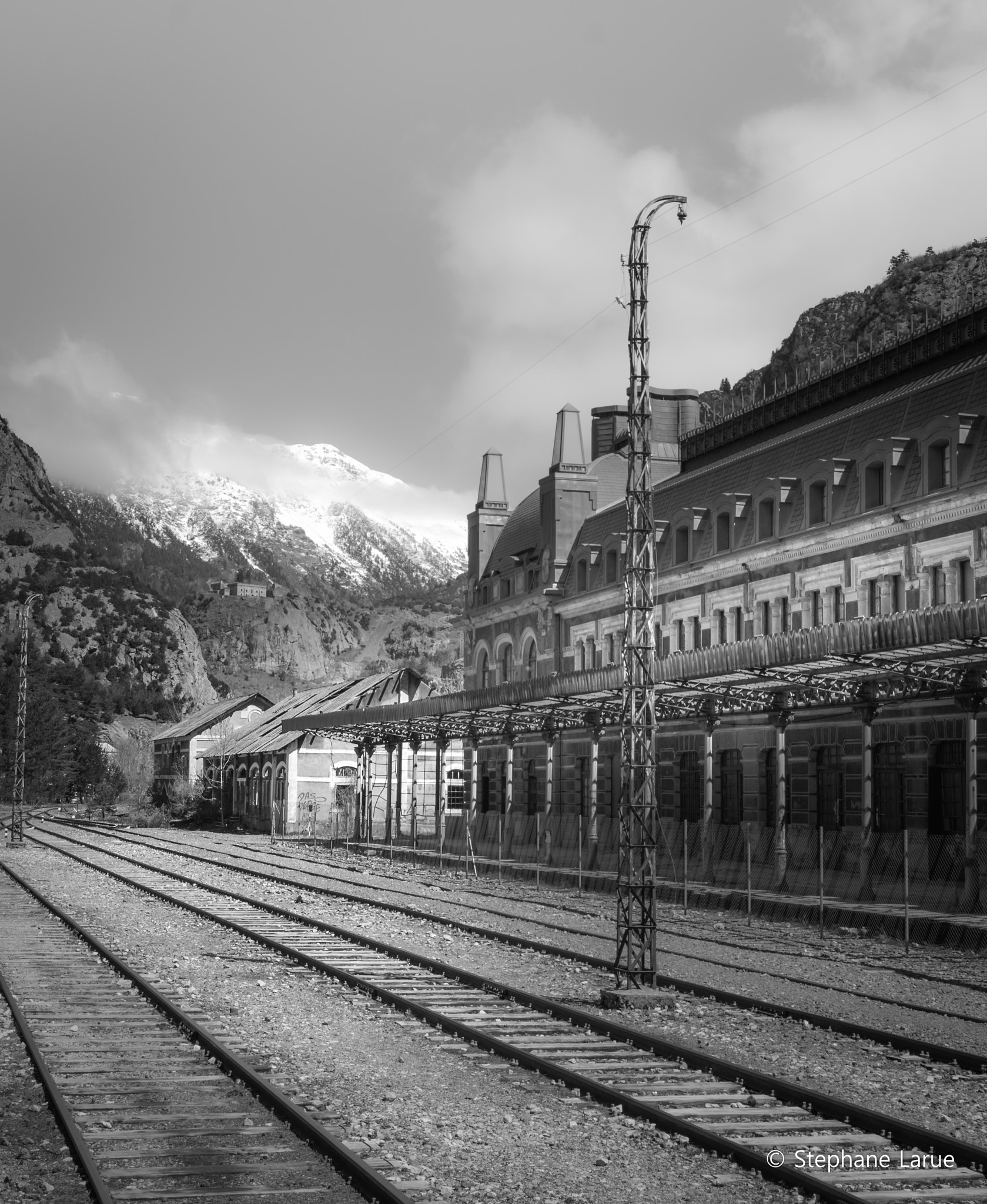 Sigma 17-50mm F2.8 EX DC HSM sample photo. Old mountain train station photography