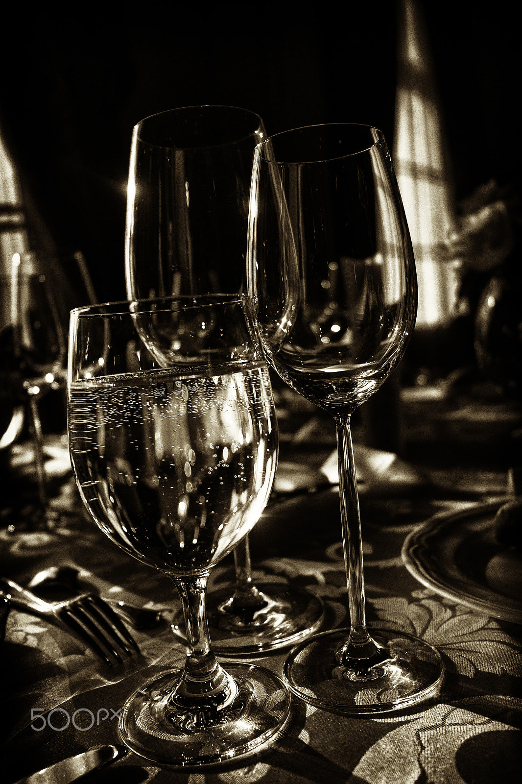 Samsung NX 20-50mm F3.5-5.6 ED sample photo. Dinner glass photography