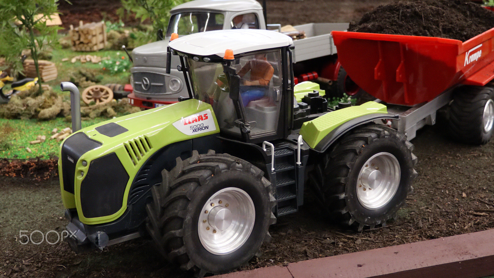Canon XC10 sample photo. Claas 5000 xerion photography