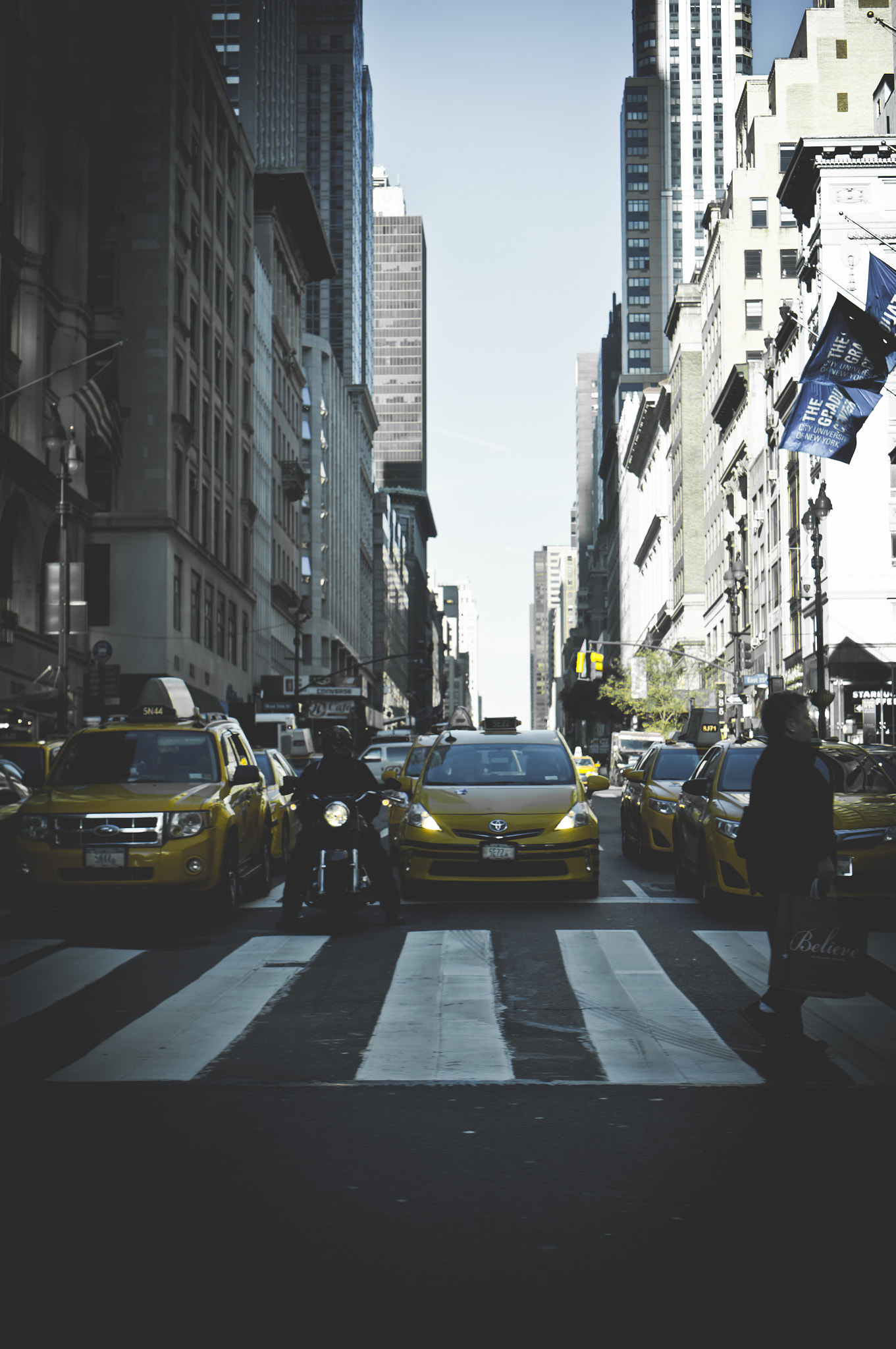 Sony E 35mm F1.8 OSS sample photo. Nyc 01 photography