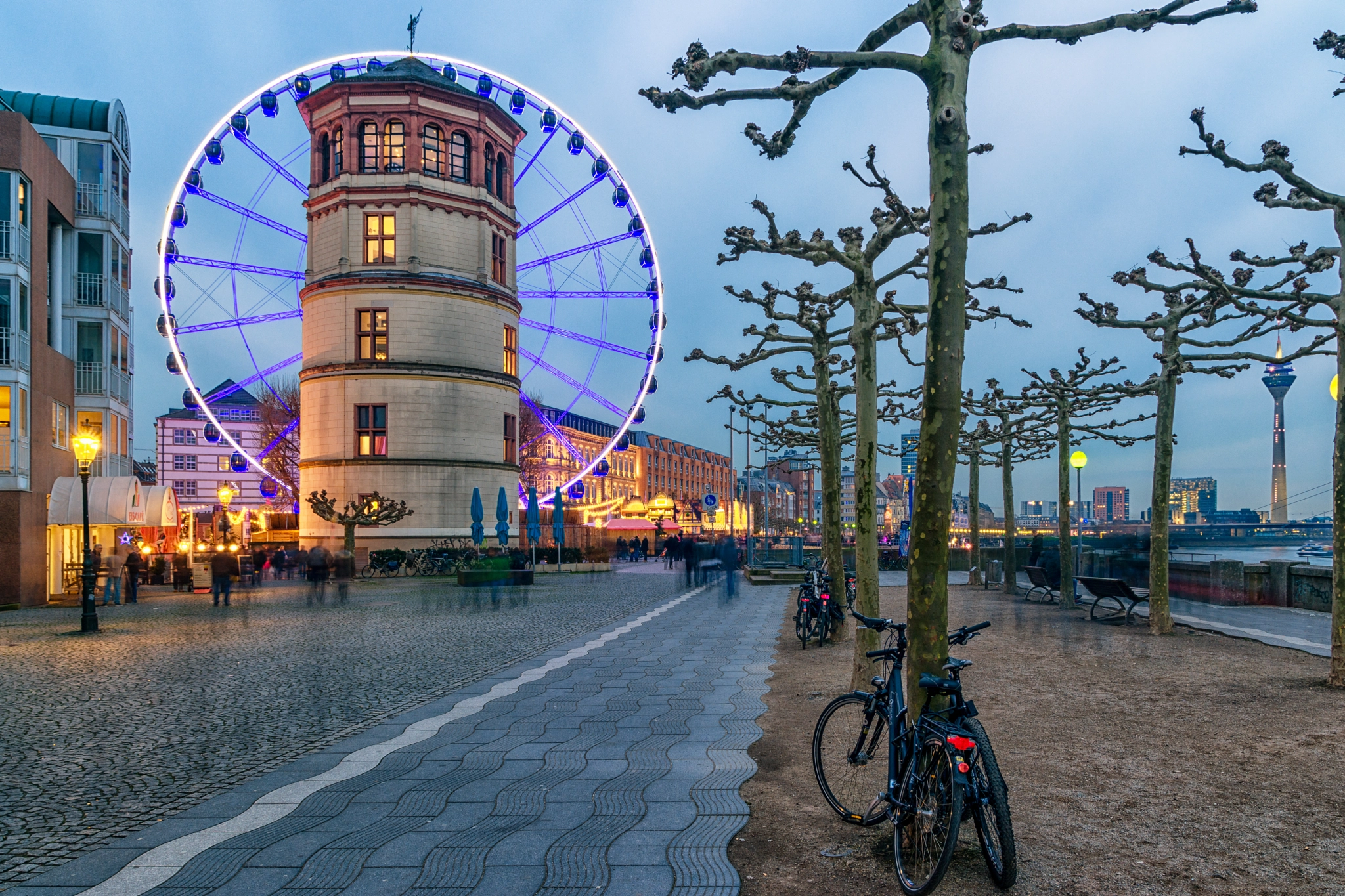 Sigma 17-70mm F2.8-4 DC Macro OS HSM sample photo. Düsseldorf, germany photography
