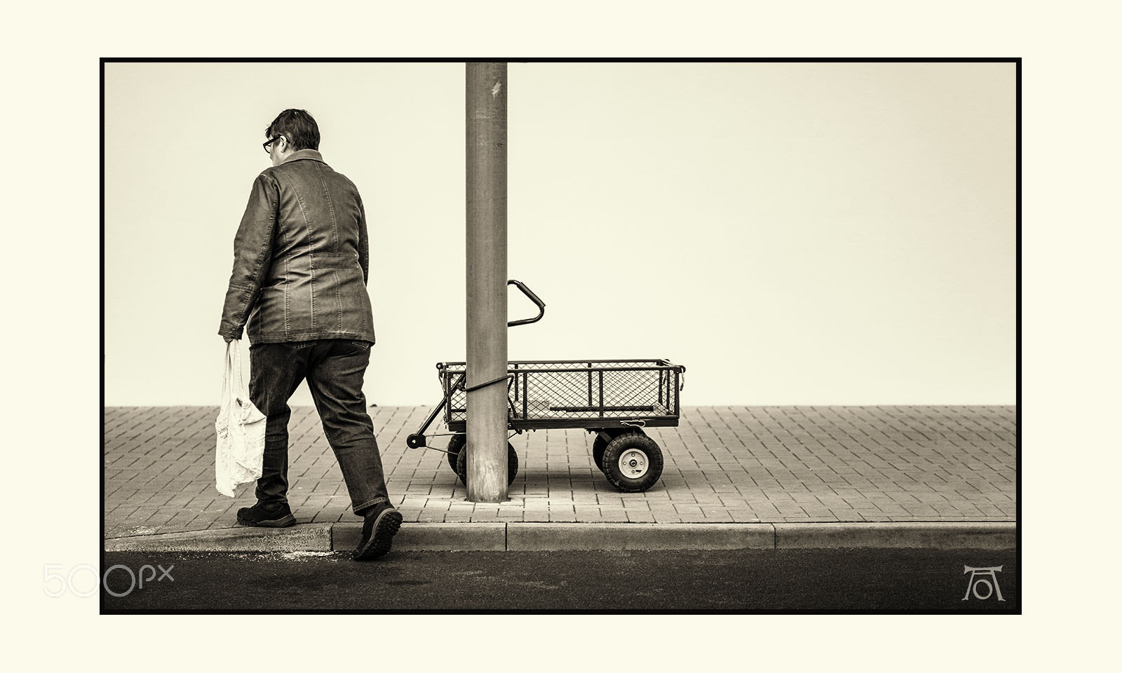 Panasonic Leica DG Nocticron 42.5mm F1.2 ASPH OIS sample photo. Not riding into the sunset photography