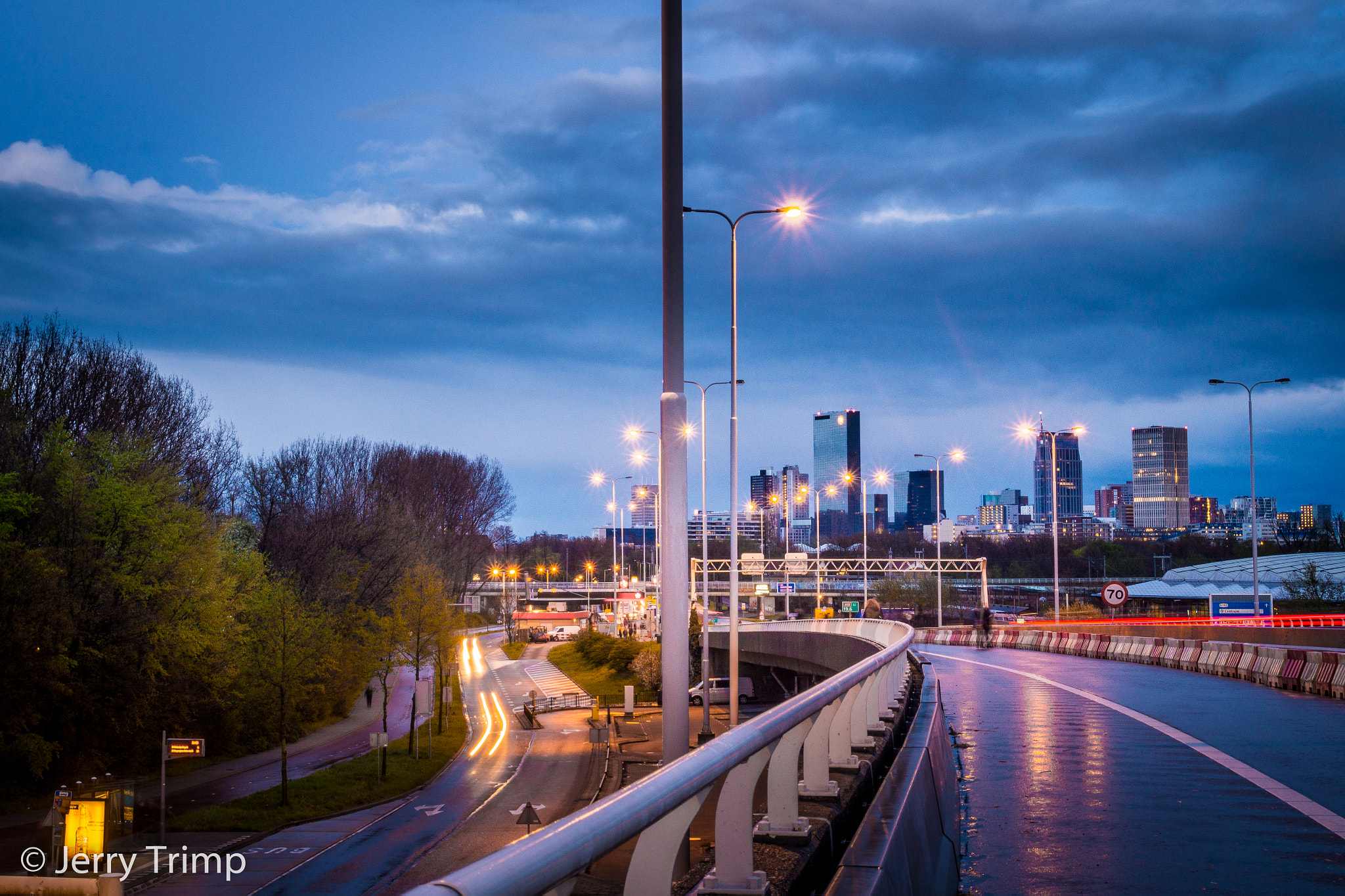 Sigma DC 18-125mm F4-5,6 D sample photo. Rainy rotterdam photography