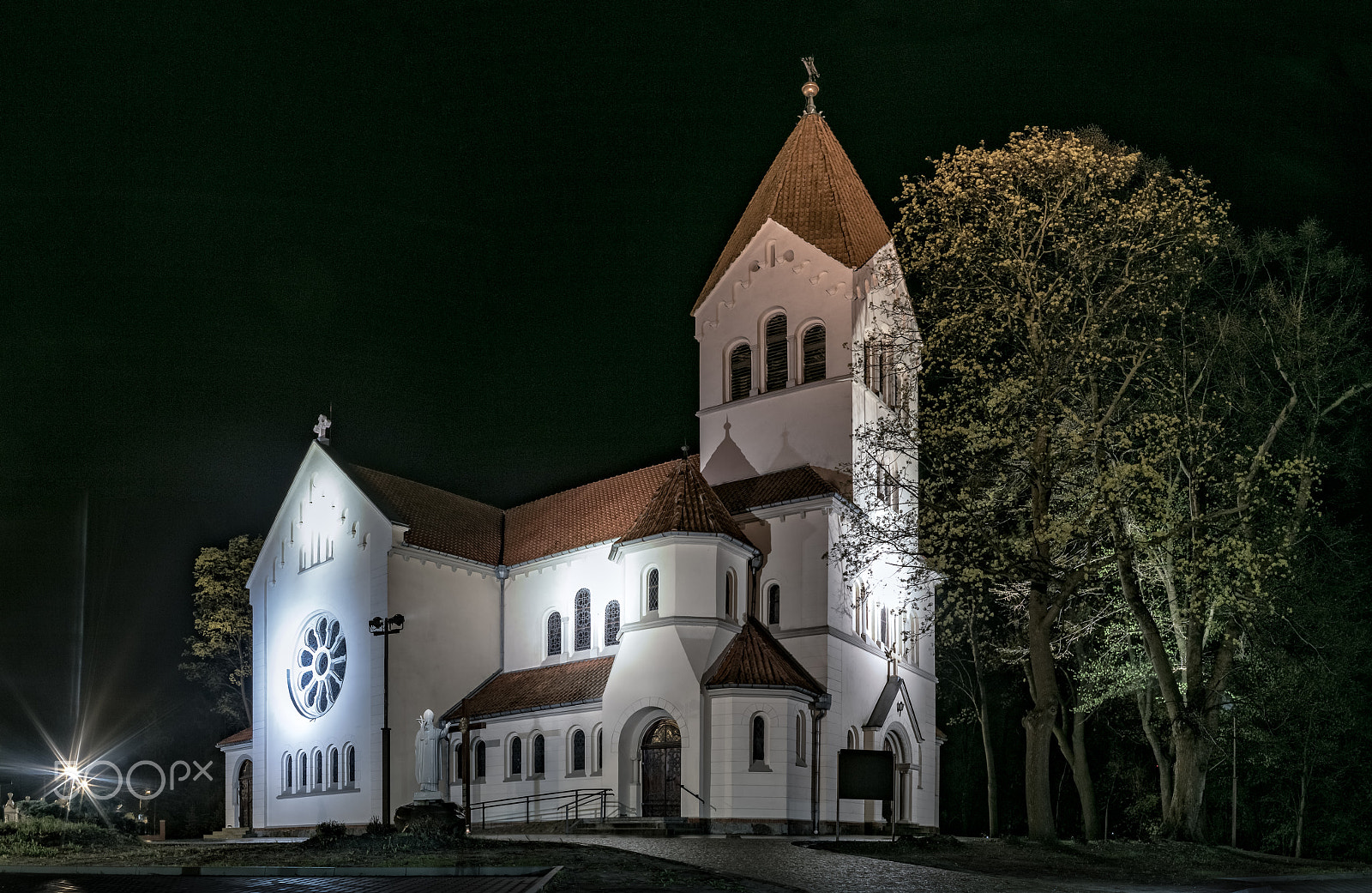 Canon EOS 70D + Sigma 30mm f/1.4 DC HSM sample photo. Church of saint florian at night photography