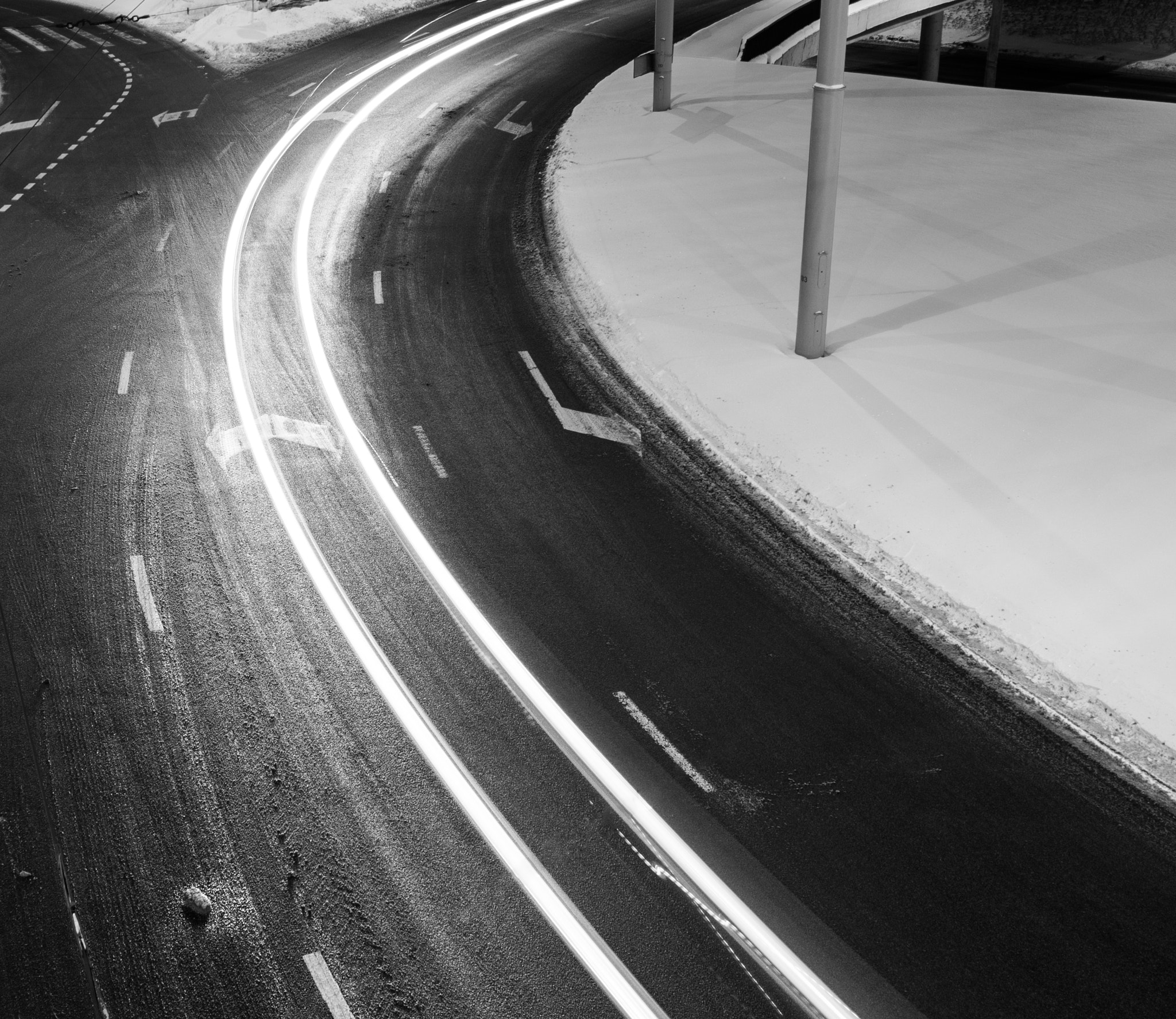 Olympus OM-D E-M10 II + Olympus M.Zuiko Digital 17mm F1.8 sample photo. Car's ghost photography