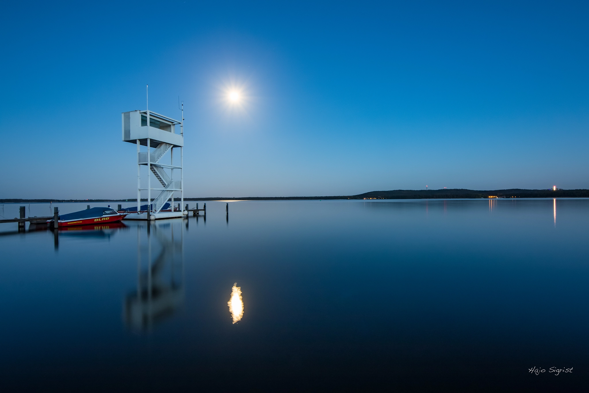 Sigma 8-16mm F4.5-5.6 DC HSM sample photo. Moonnight photography