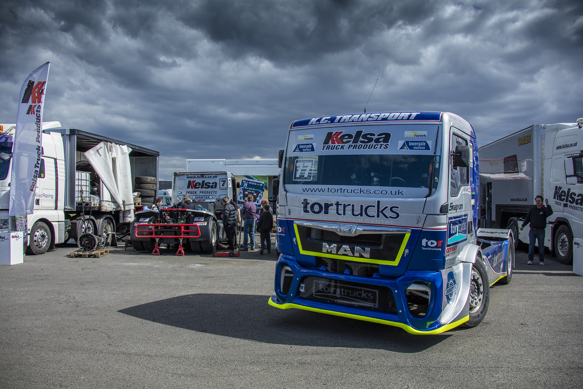 Canon EF 28-300mm F3.5-5.6L IS USM sample photo. Man tortrucks photography