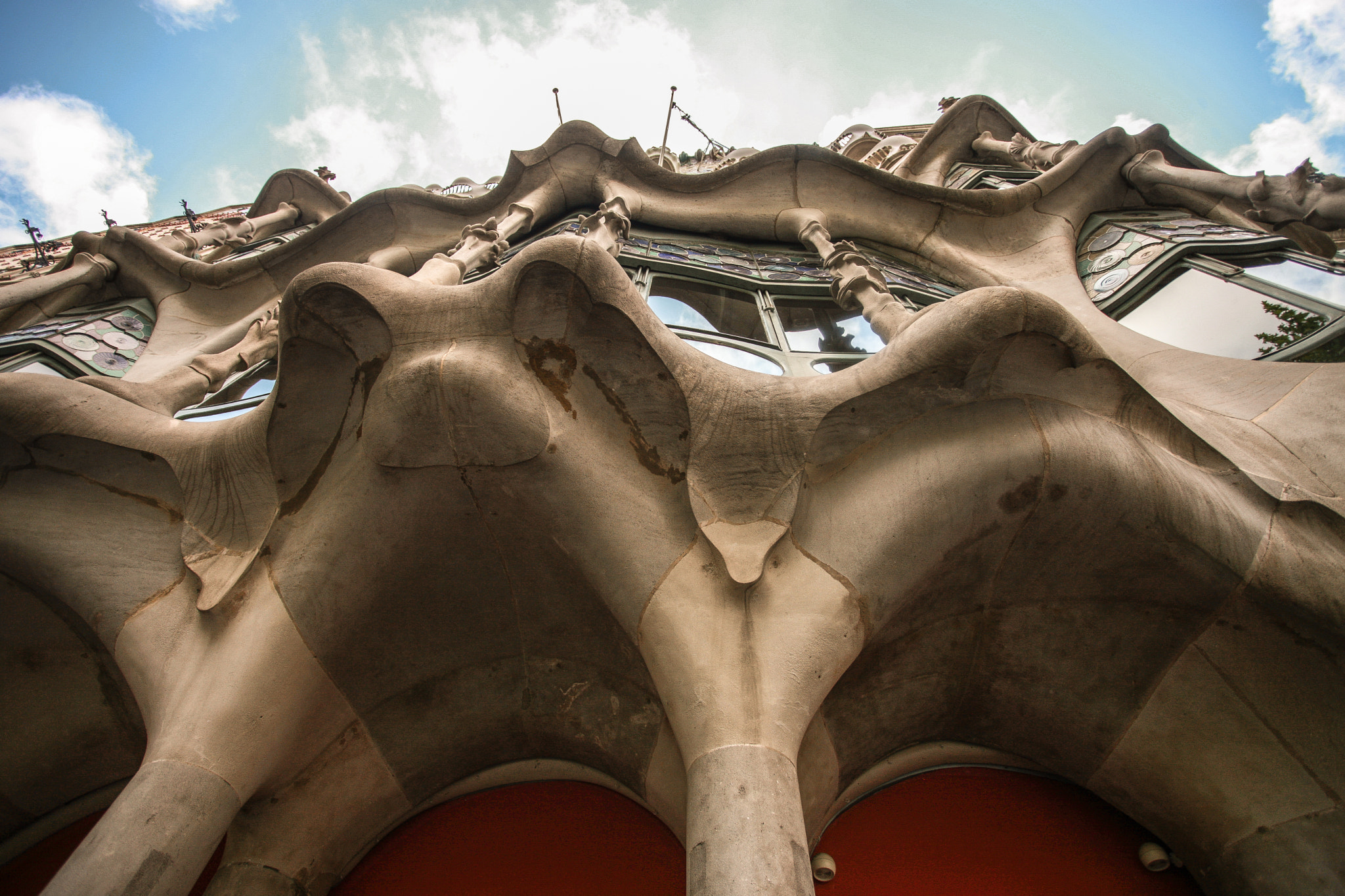 Canon EOS-1Ds Mark III sample photo. Antoni gaudi's casa batllo photography