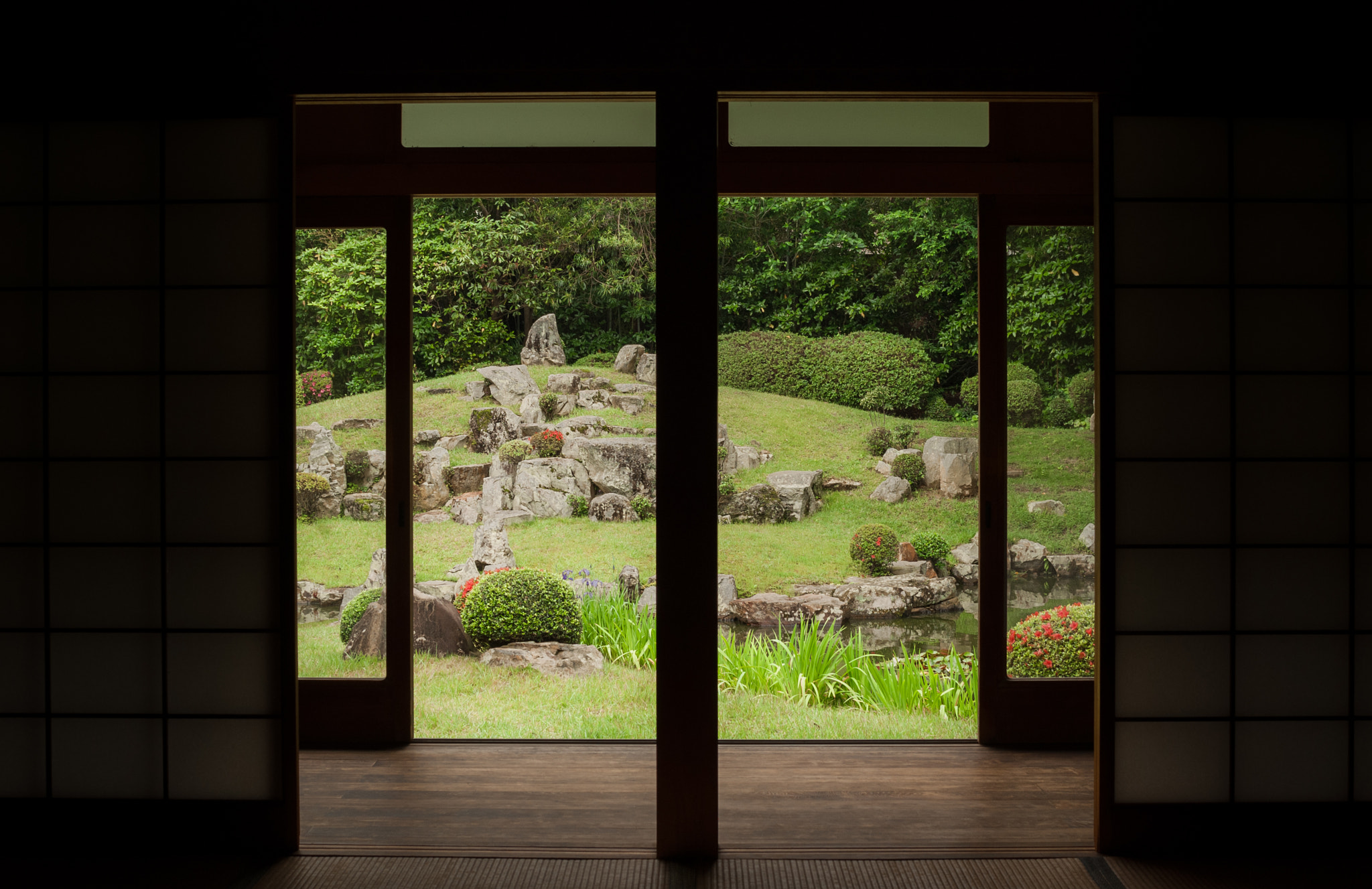 Pentax K200D + smc PENTAX-FA 28mm F2.8 AL sample photo. Japanese garden photography