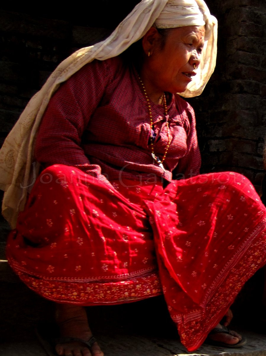 Canon PowerShot SD970 IS (Digital IXUS 990 IS / IXY Digital 830 IS) sample photo. Old nepali lady photography