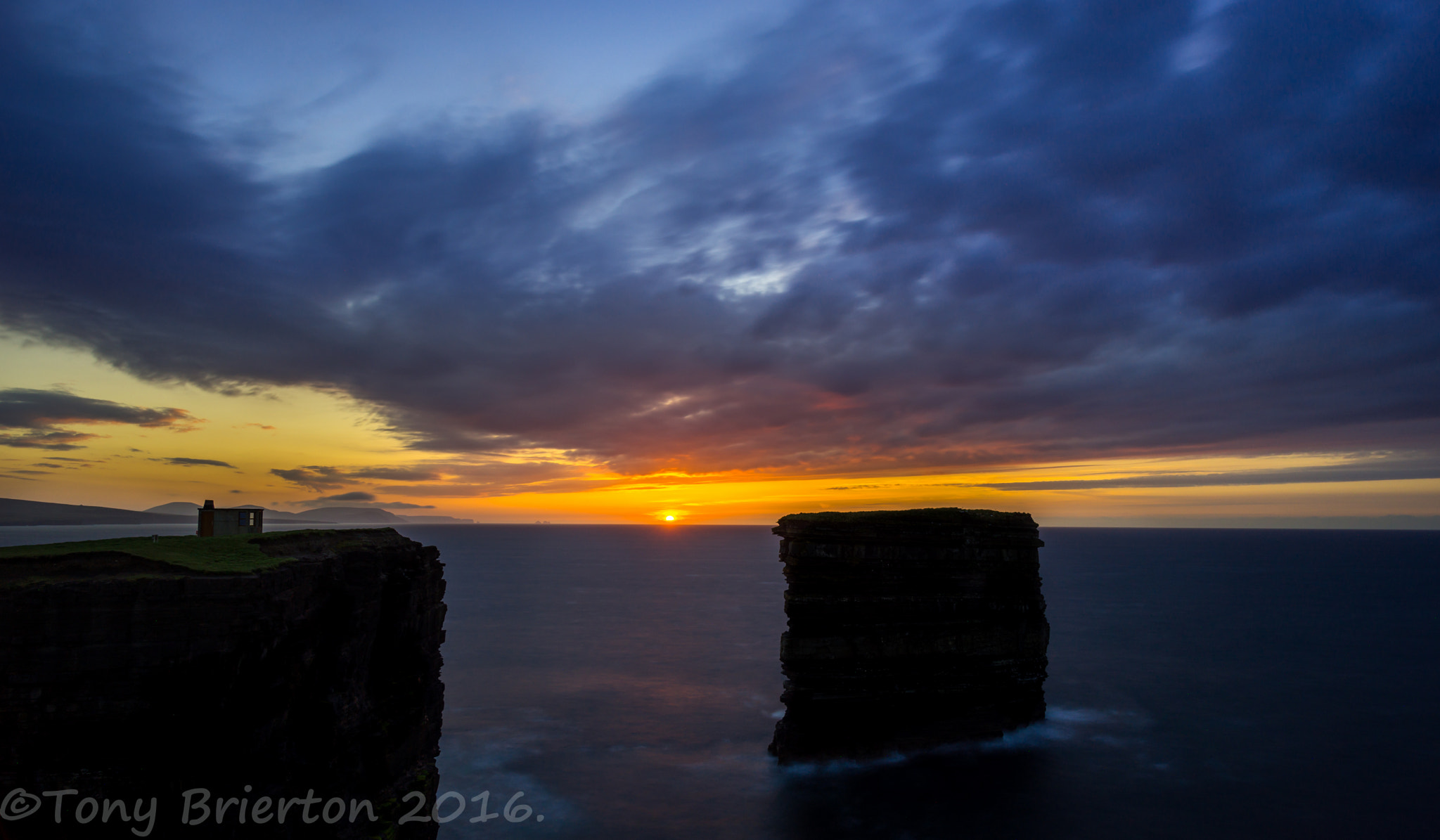 Sony a99 II + Sigma 20mm F1.8 EX DG Aspherical RF sample photo. Dun briste sunset. photography