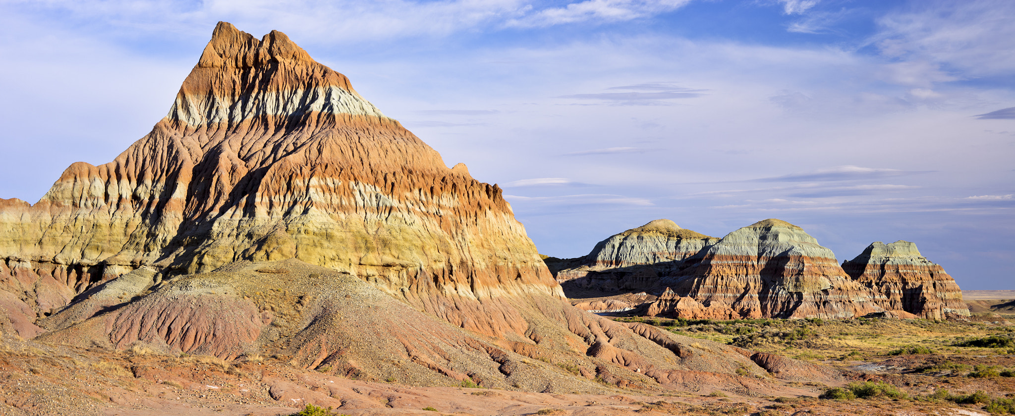 Canon EOS 5D Mark II + Canon TS-E 90mm F2.8 Tilt-Shift sample photo. Neopolitan buttes in the red desert of wyoming photography