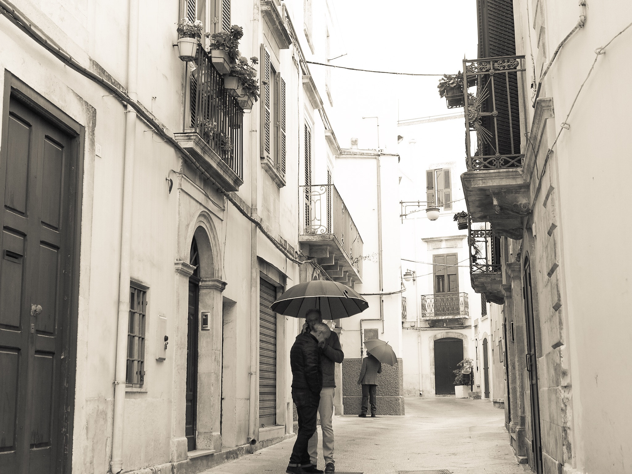Olympus PEN E-PL7 + Panasonic Leica DG Summilux 25mm F1.4 II ASPH sample photo. Old city photography