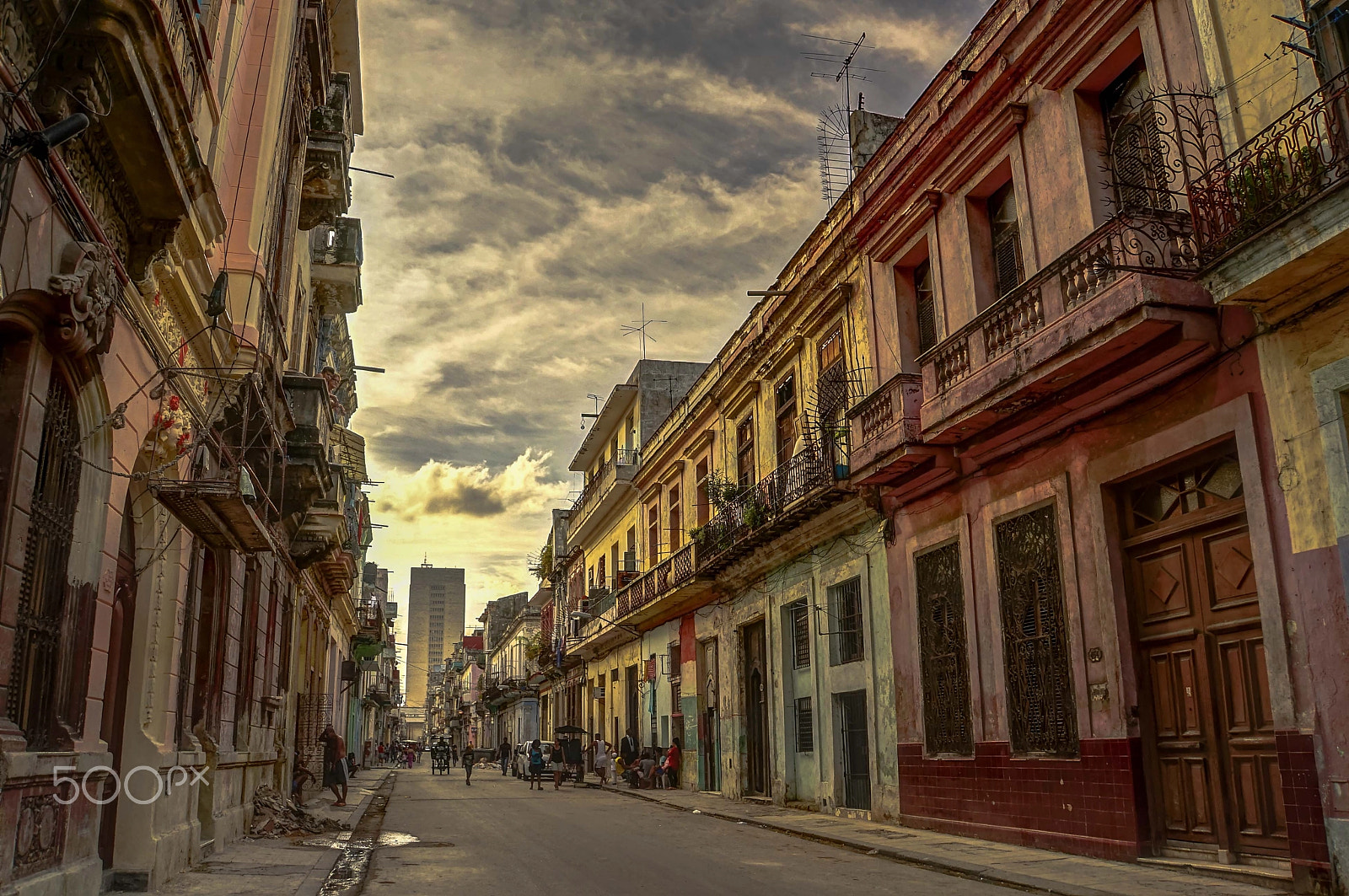 Sony E 18-200mm F3.5-6.3 OSS LE sample photo. Habana vieja photography