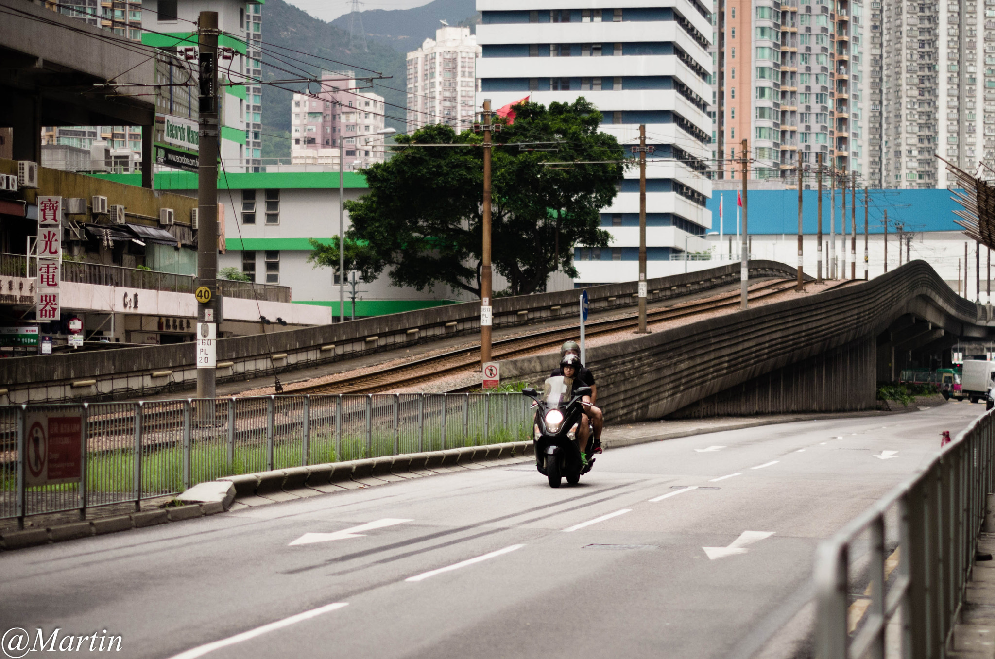 Pentax K-5 II + Pentax smc DA 50mm F1.8 sample photo. Moto photography