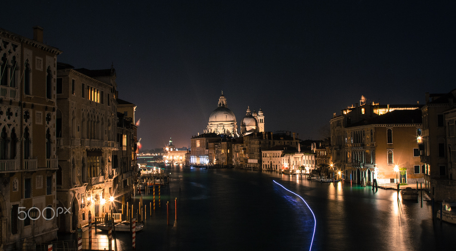 Canon EOS 1000D (EOS Digital Rebel XS / EOS Kiss F) + Canon EF 24-105mm F4L IS USM sample photo. Venice at night 2 photography