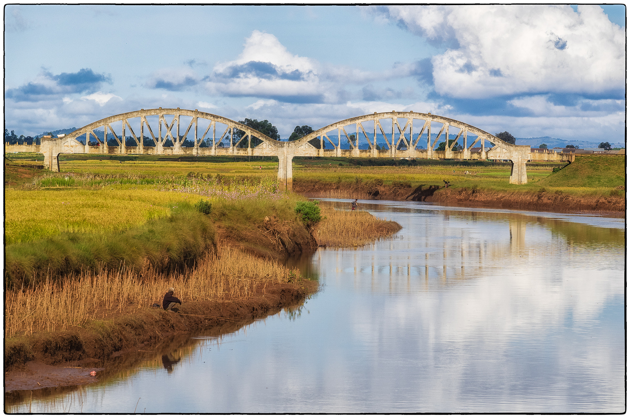 Panasonic Lumix G X Vario 35-100mm F2.8 OIS sample photo. The river photography