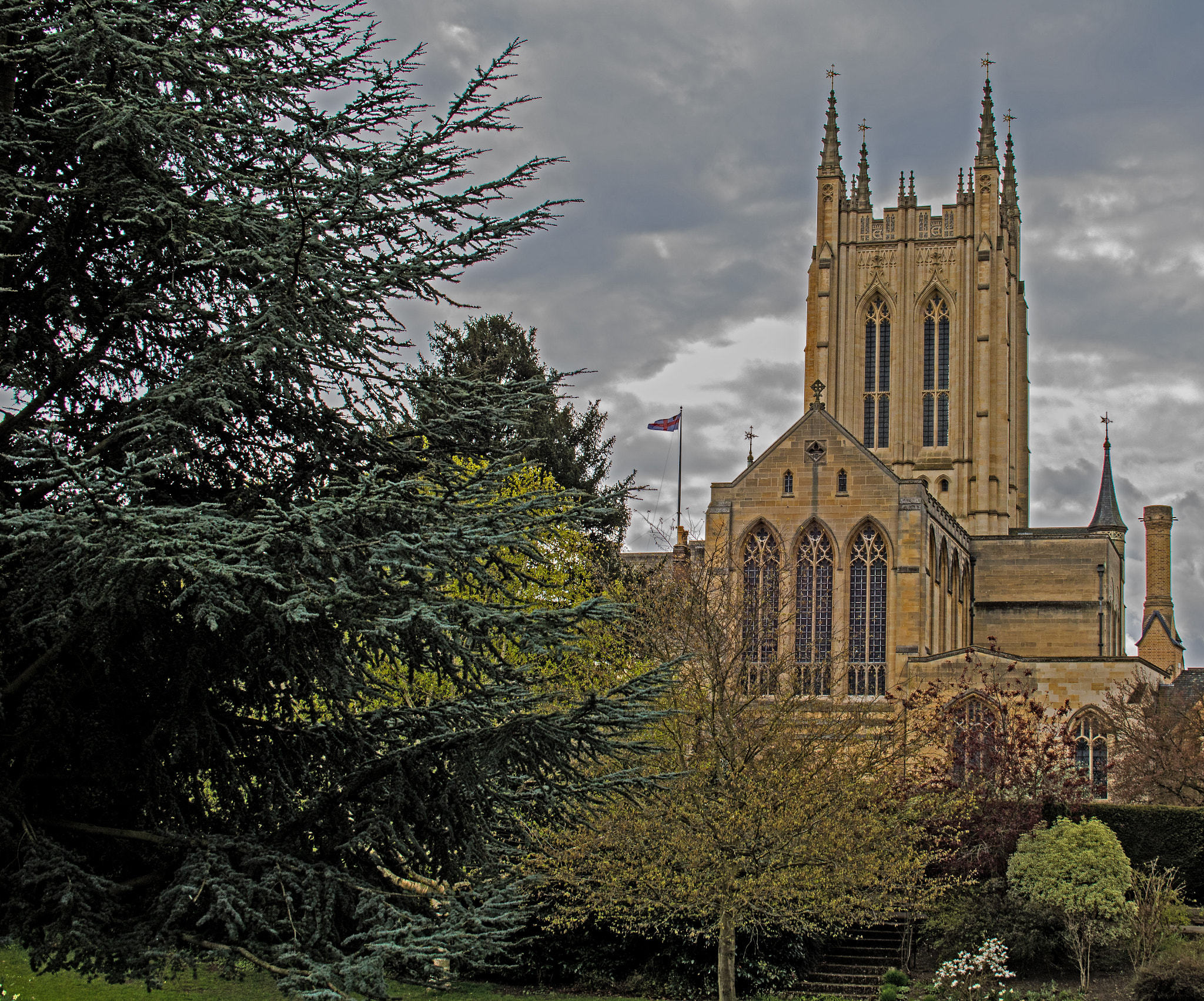 Canon EF-S 18-55mm F3.5-5.6 sample photo. Bury cathedral.  photography