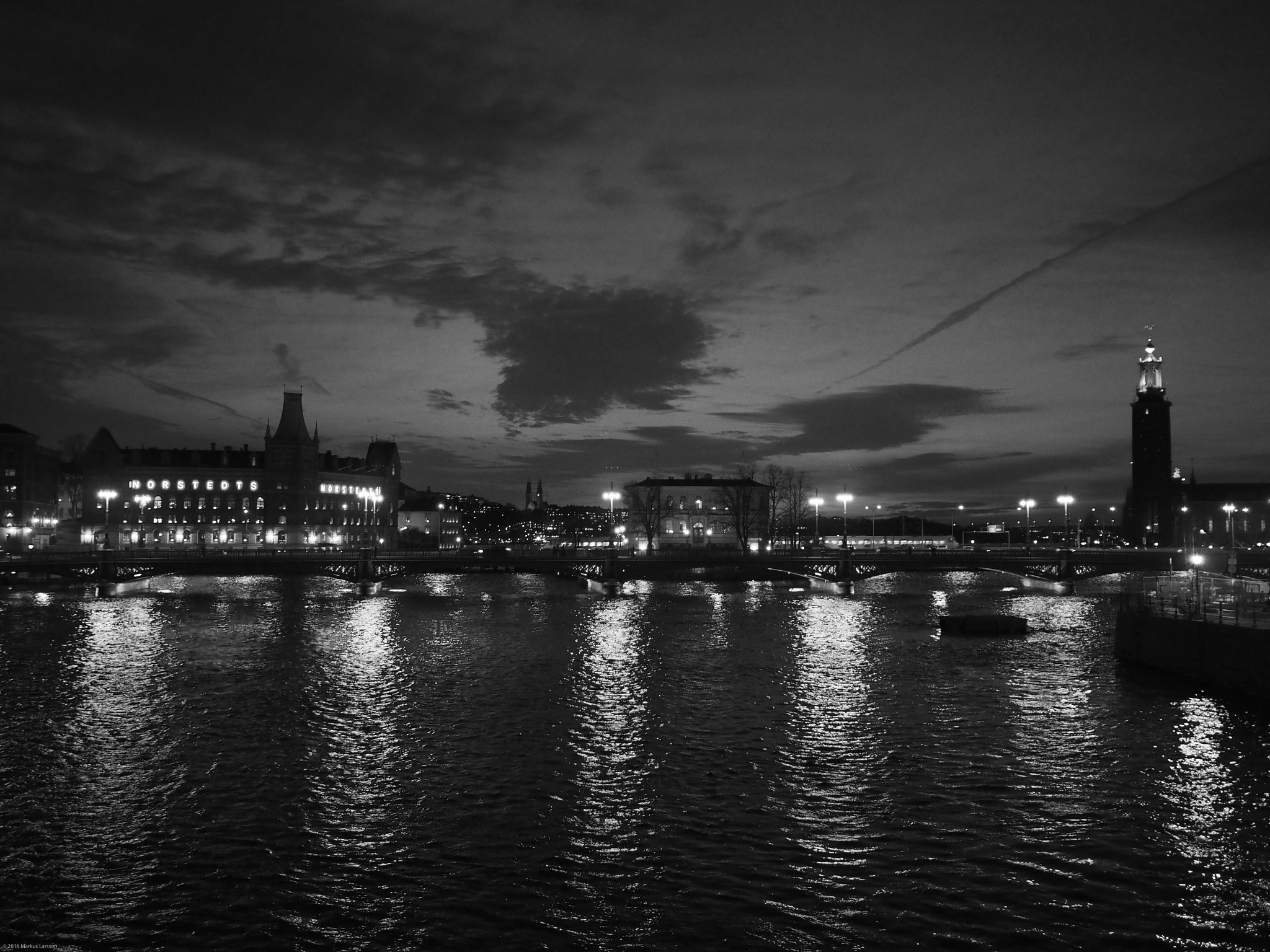 Olympus M.Zuiko Digital 17mm F1.8 sample photo. Stockholm night photography
