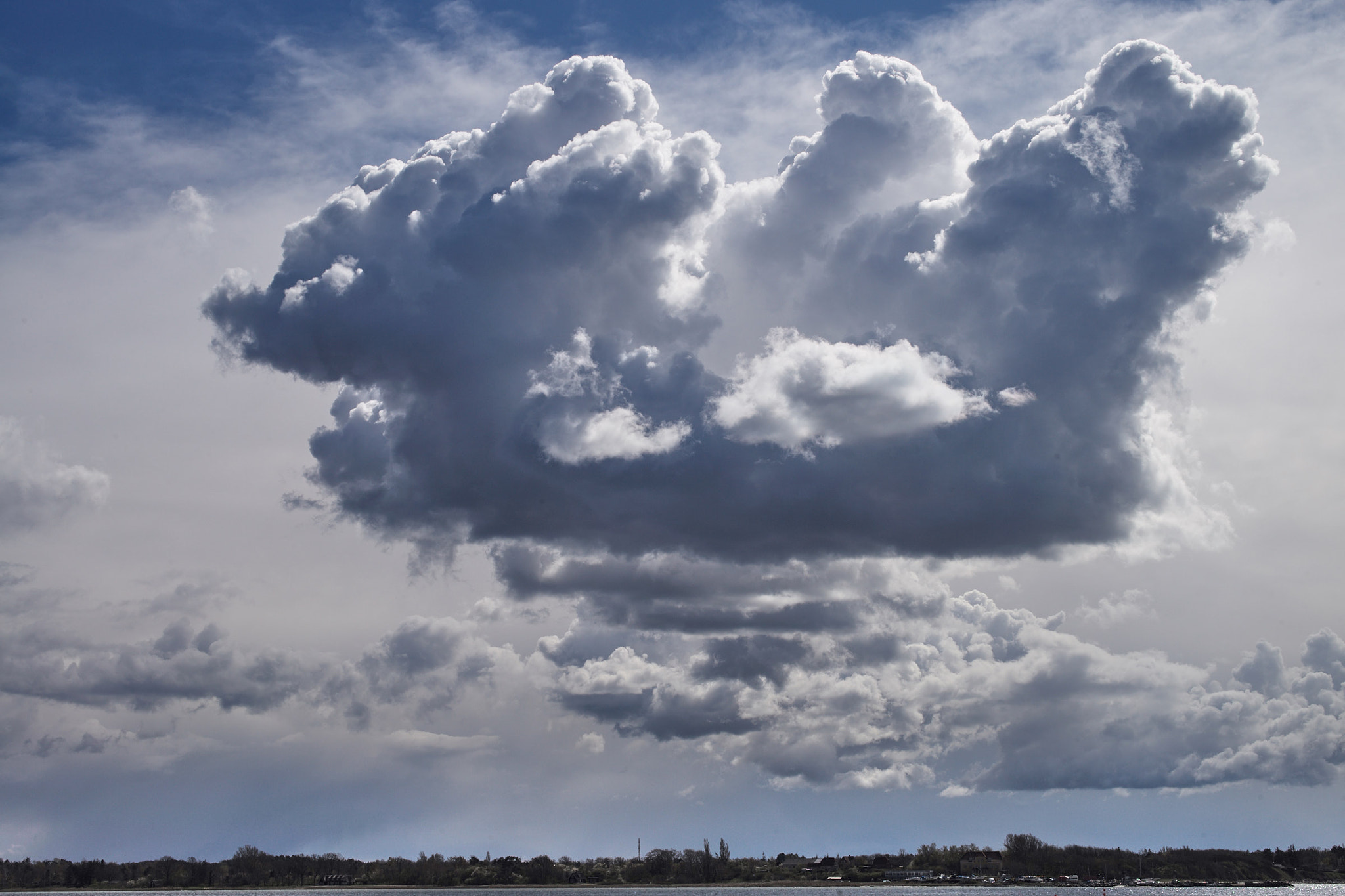 Leica M (Typ 240) sample photo. Cloud in april photography