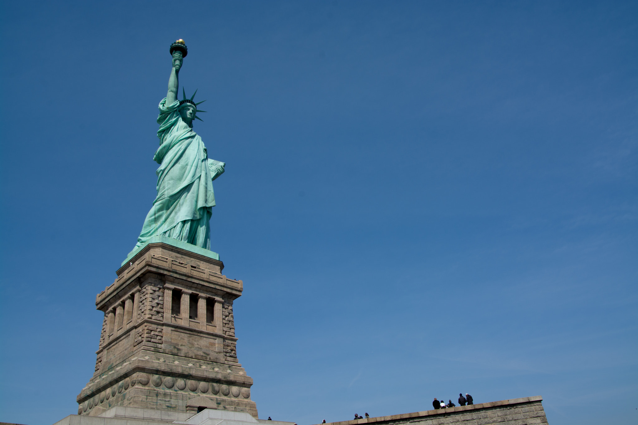 Nikon D7100 + Sigma 18-50mm F2.8 EX DC sample photo. Statue of liberty photography