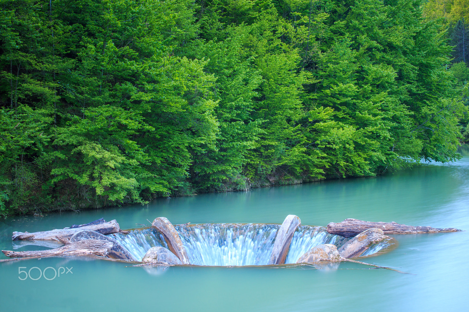 Canon EF-S 18-55mm F3.5-5.6 sample photo. Vida lake, romania photography