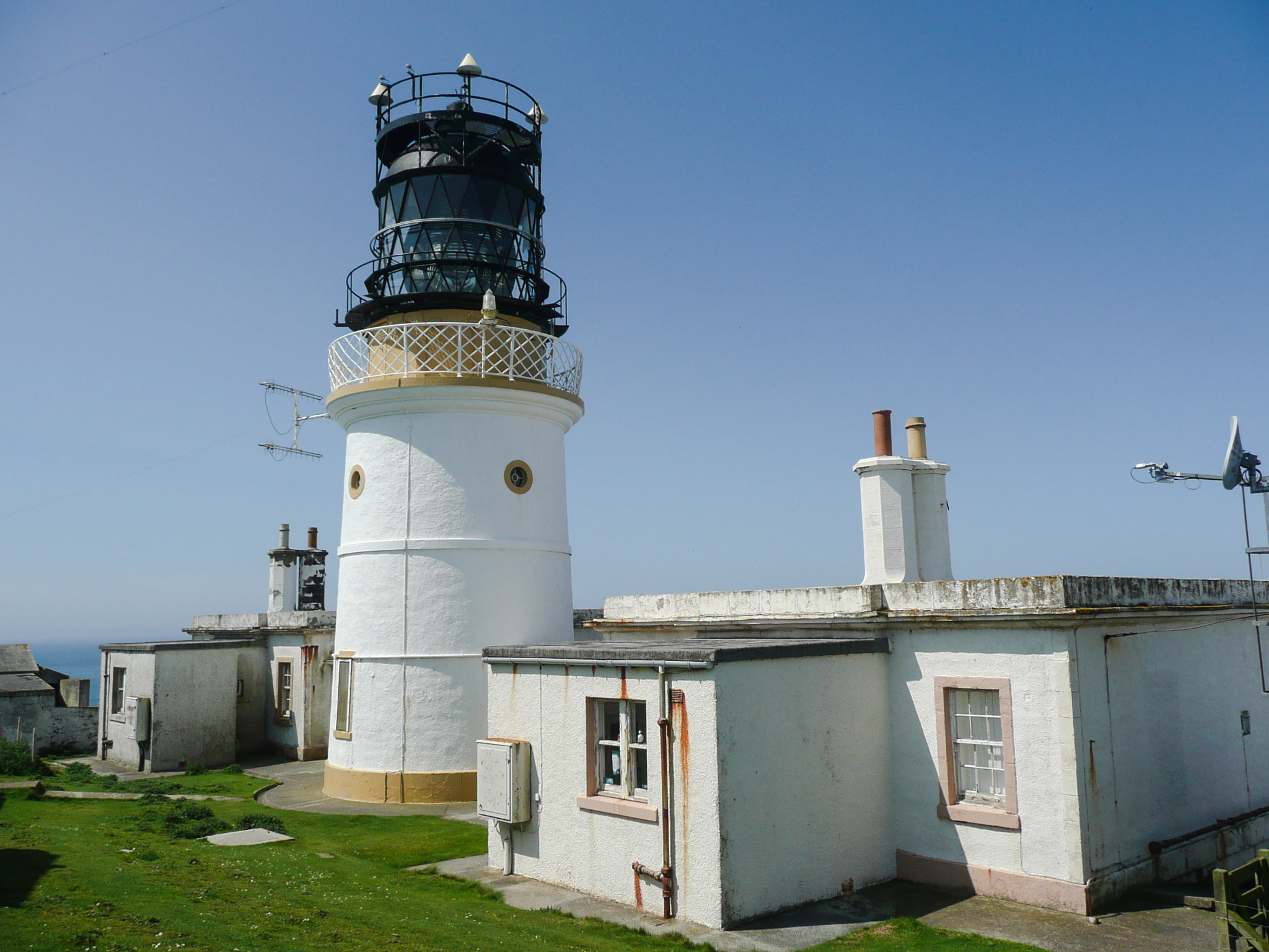 Panasonic DMC-TZ2 sample photo. Sumburgh head lighthouse, shetland, scotland photography