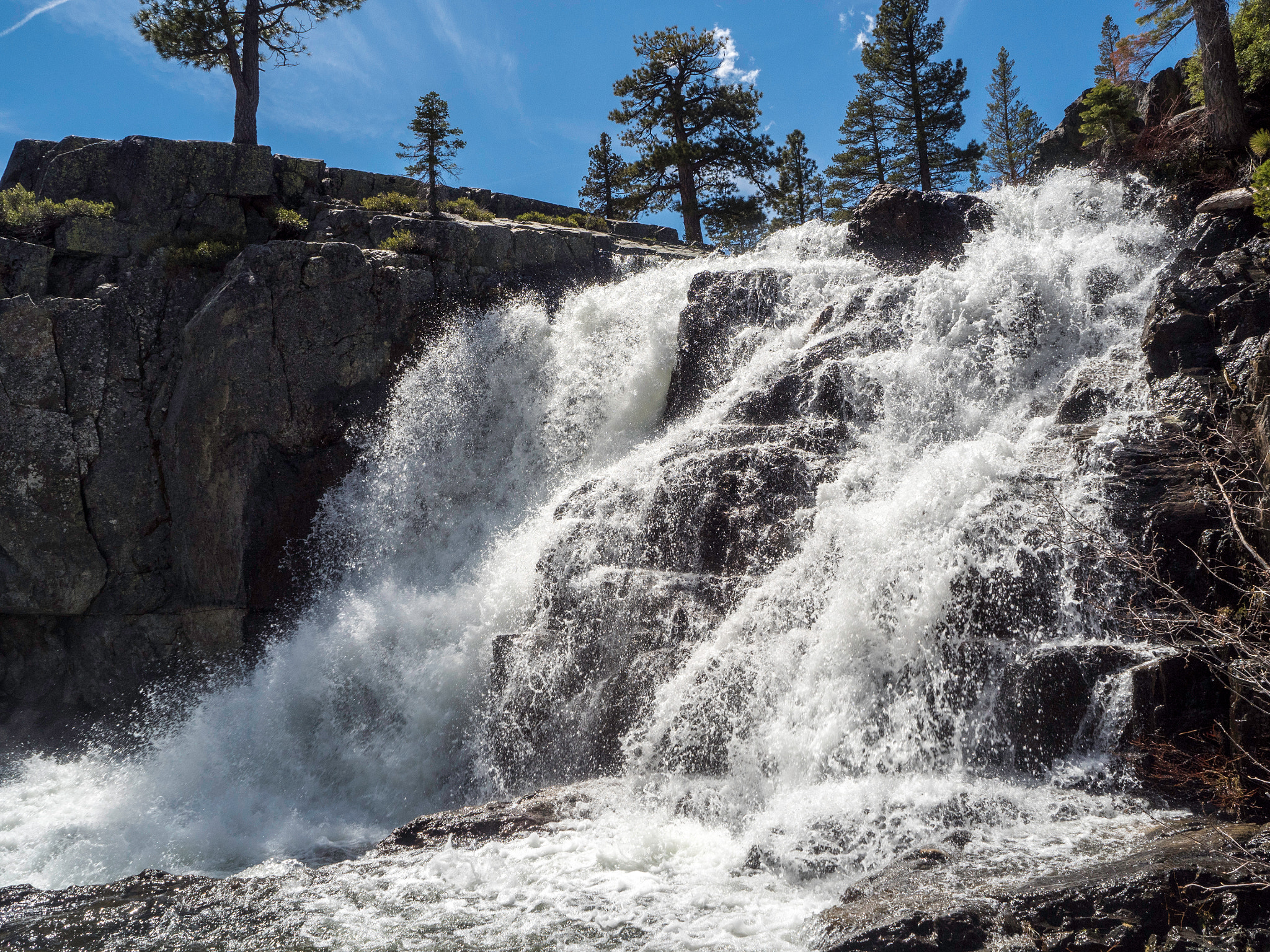 Olympus OM-D E-M5 II + Olympus Zuiko Digital ED 12-60mm F2.8-4.0 SWD sample photo. Lake tahoe spring photography