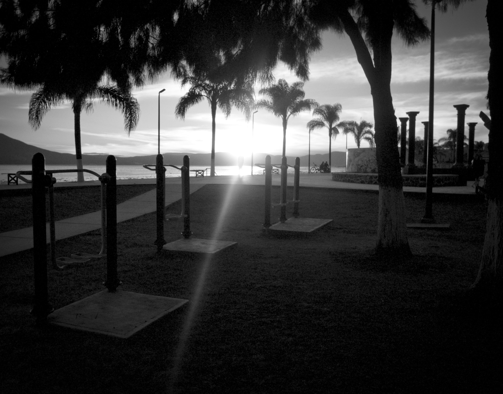 Nikon 1 V1 + Nikon 1 Nikkor 10mm F2.8 sample photo. Sunset on lake chapala, ajijic, mexico photography