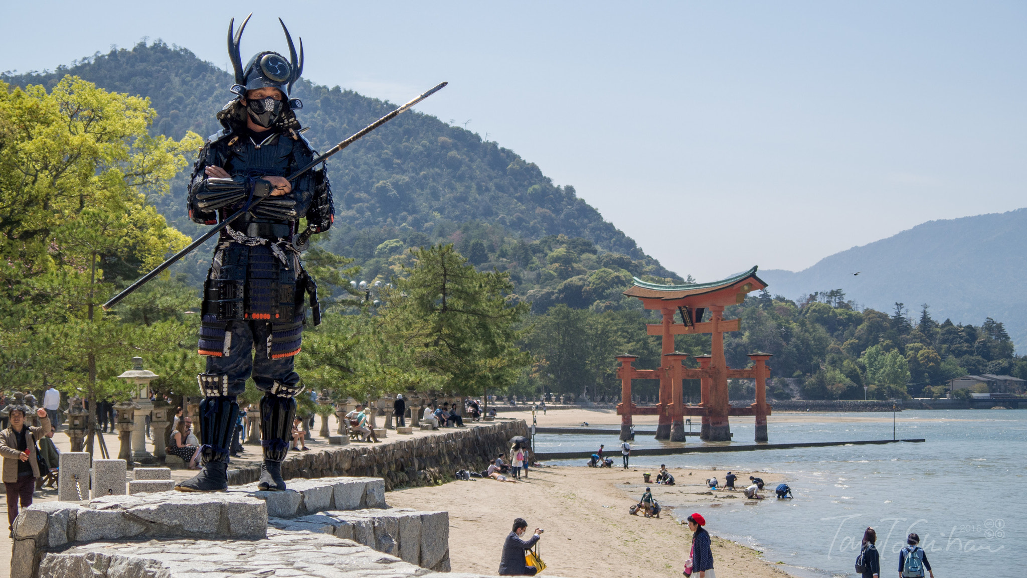 Olympus OM-D E-M5 sample photo. Ninja has come photography
