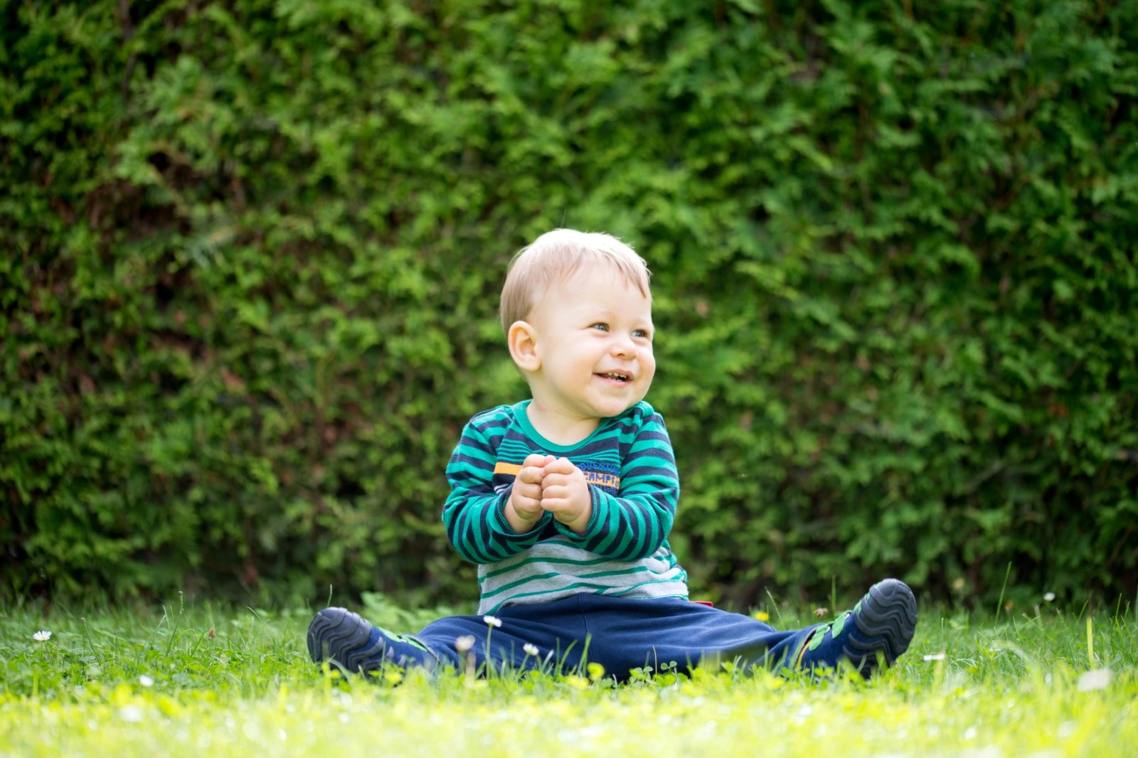 Sony a99 II + 105mm F2.8 sample photo. Child in nature photography