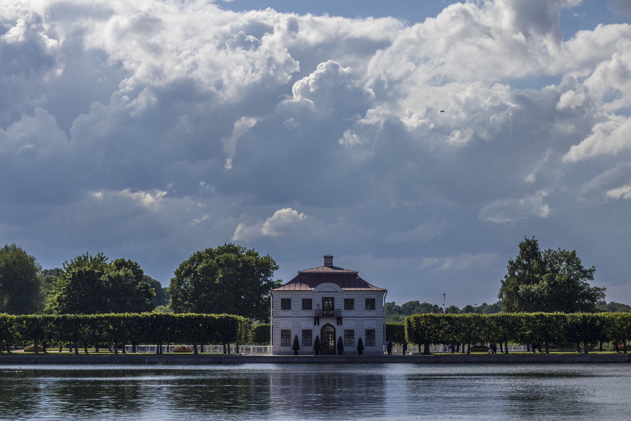Canon EOS M + Canon EF 50mm F1.8 II sample photo. Peterhof photography