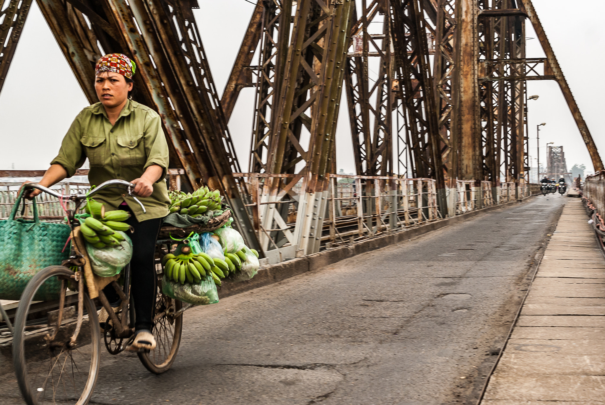 Sony Alpha DSLR-A330 + Sony DT 35mm F1.8 SAM sample photo. Banana bicycle photography