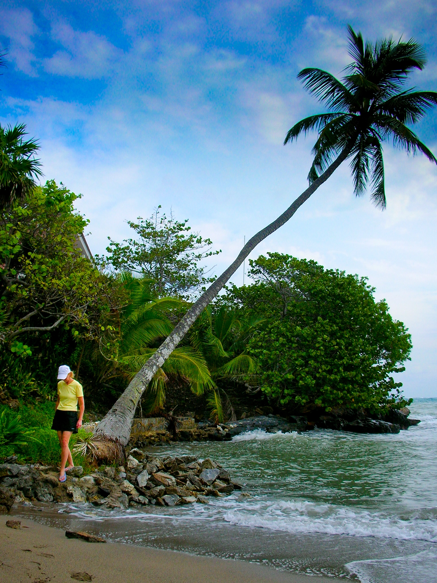 Nikon S1 sample photo. Roatan beach photography