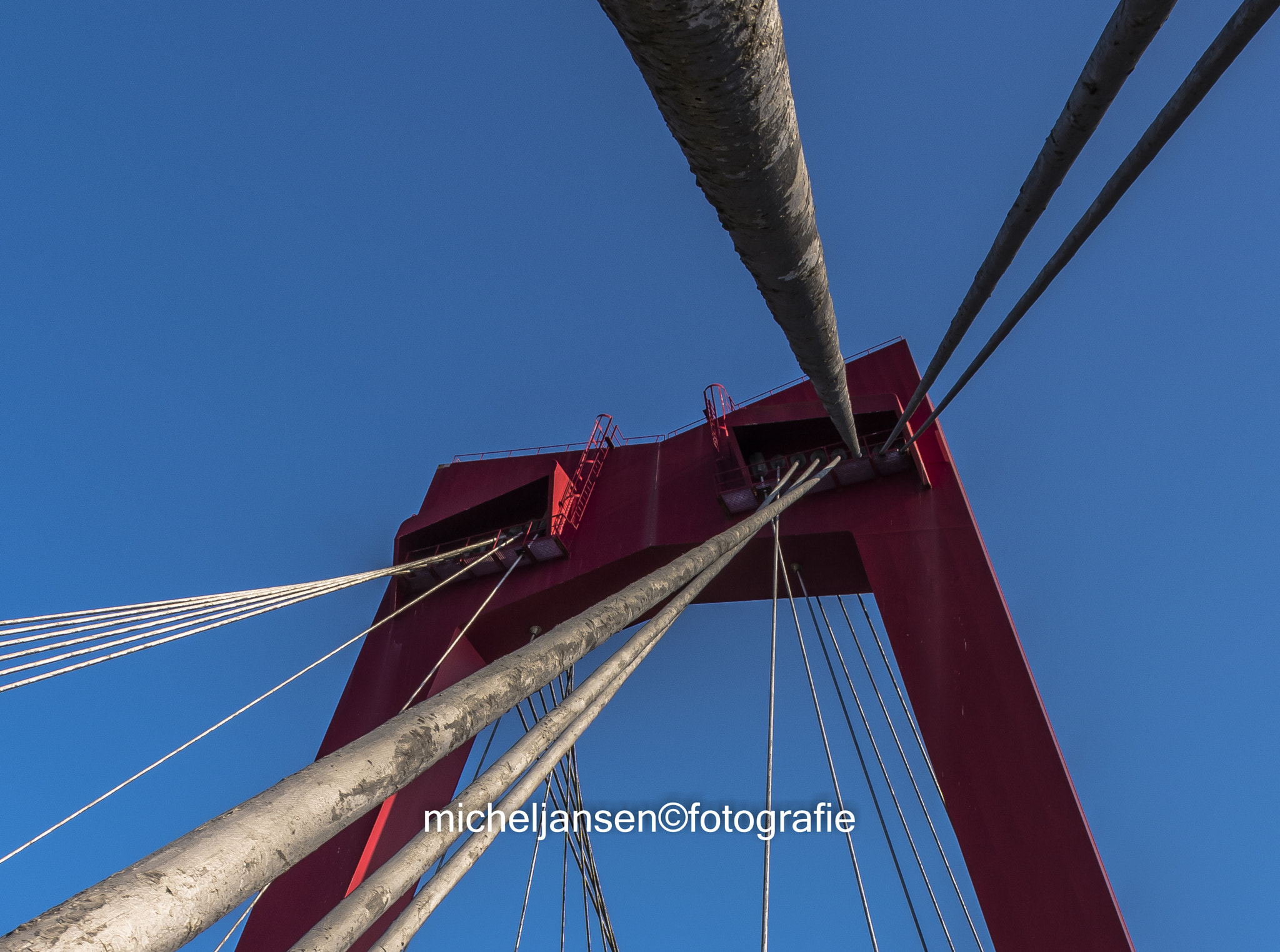 Sigma 17-70mm F2.8-4 DC Macro OS HSM | C sample photo. Willemsbrug 3 photography